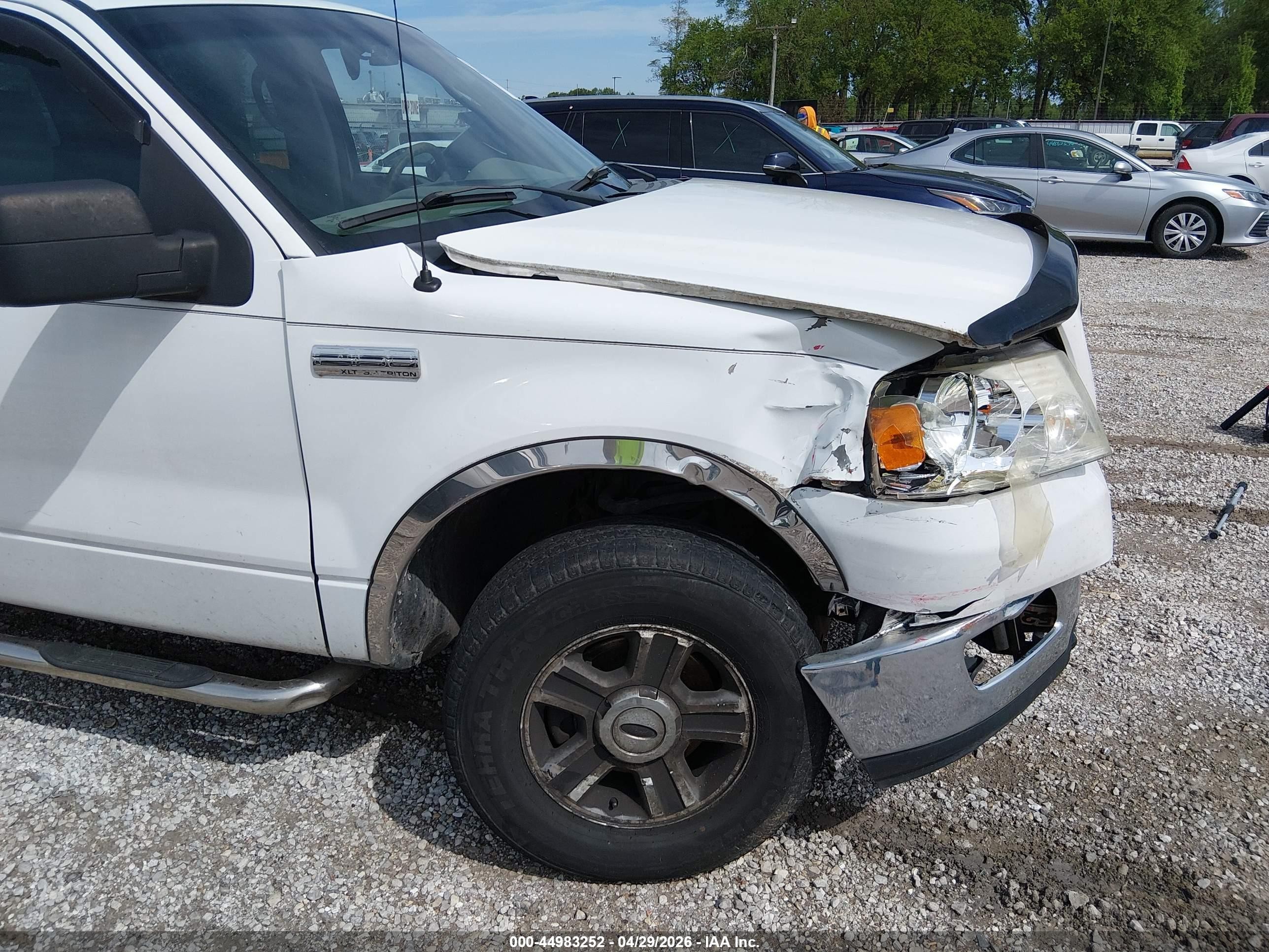2005 Ford F-150   White vin: 1FTPW14555KE92190