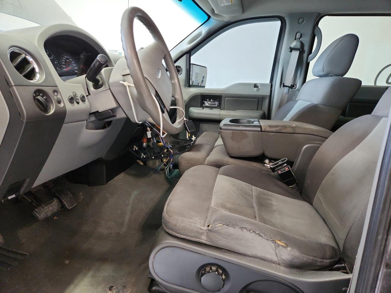 2005 Ford F150 Supercrew Коричневый vin: 1FTPW14565FB73194 Damage: Left Front Seat Cushion, Torn, 9 To 10 Inches