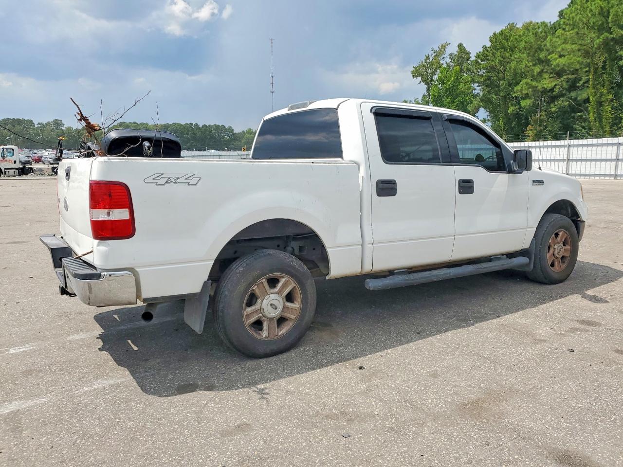 2004 Ford F150 Supercrew White vin: 1FTPW14574KC14051