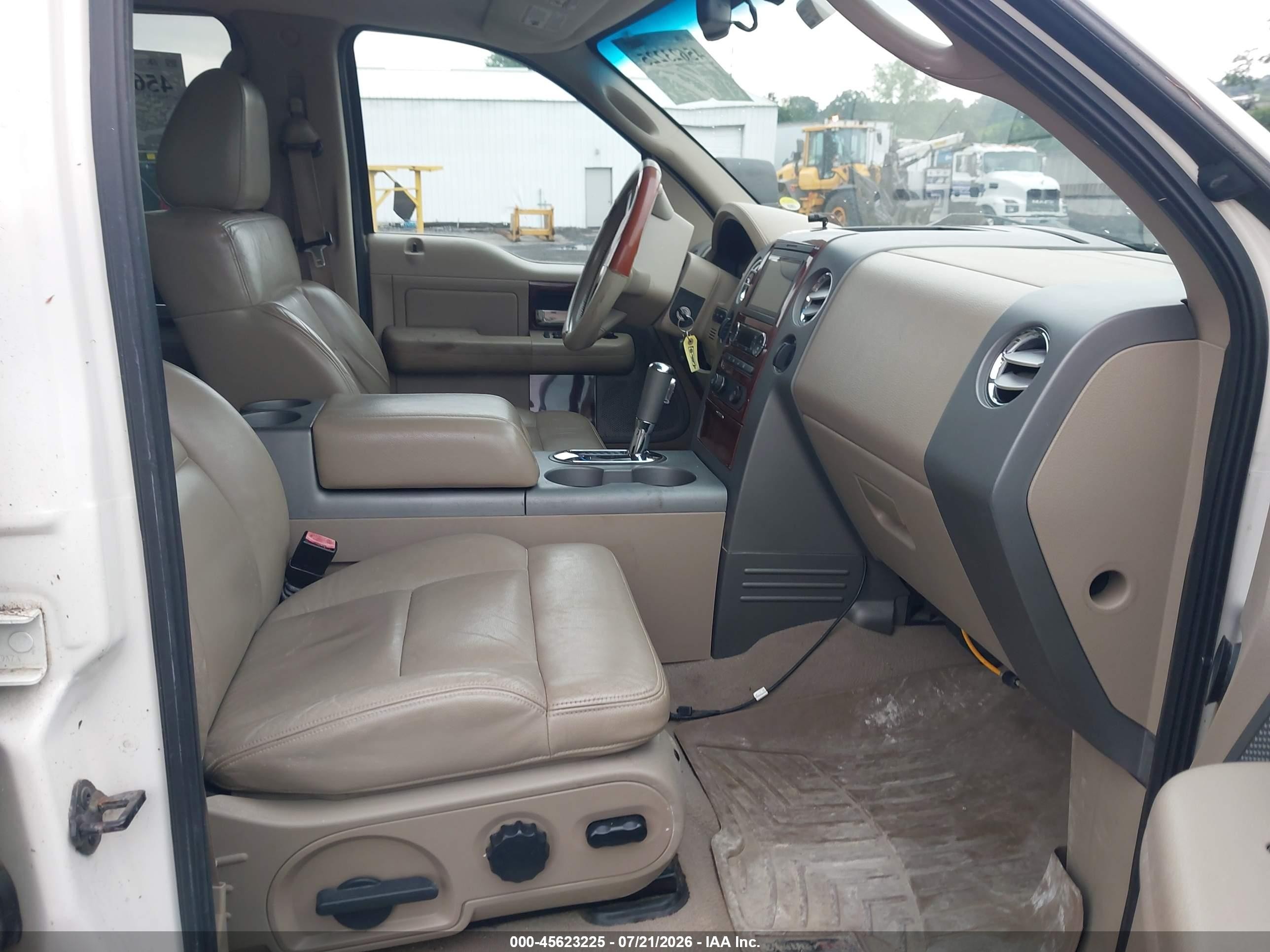 2008 Ford F-150 Lariat White vin: 1FTPW14588FA41199