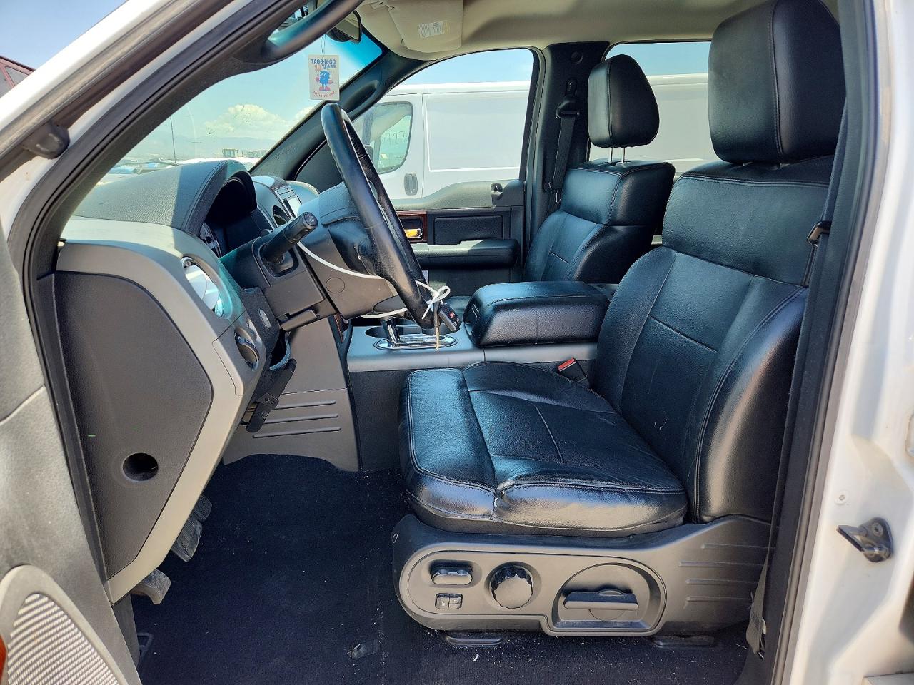 2005 Ford F150 Supercrew White vin: 1FTPW14595KC35369