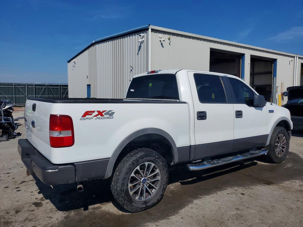 2005 Ford F150 Supercrew White vin: 1FTPW14595KD34838
