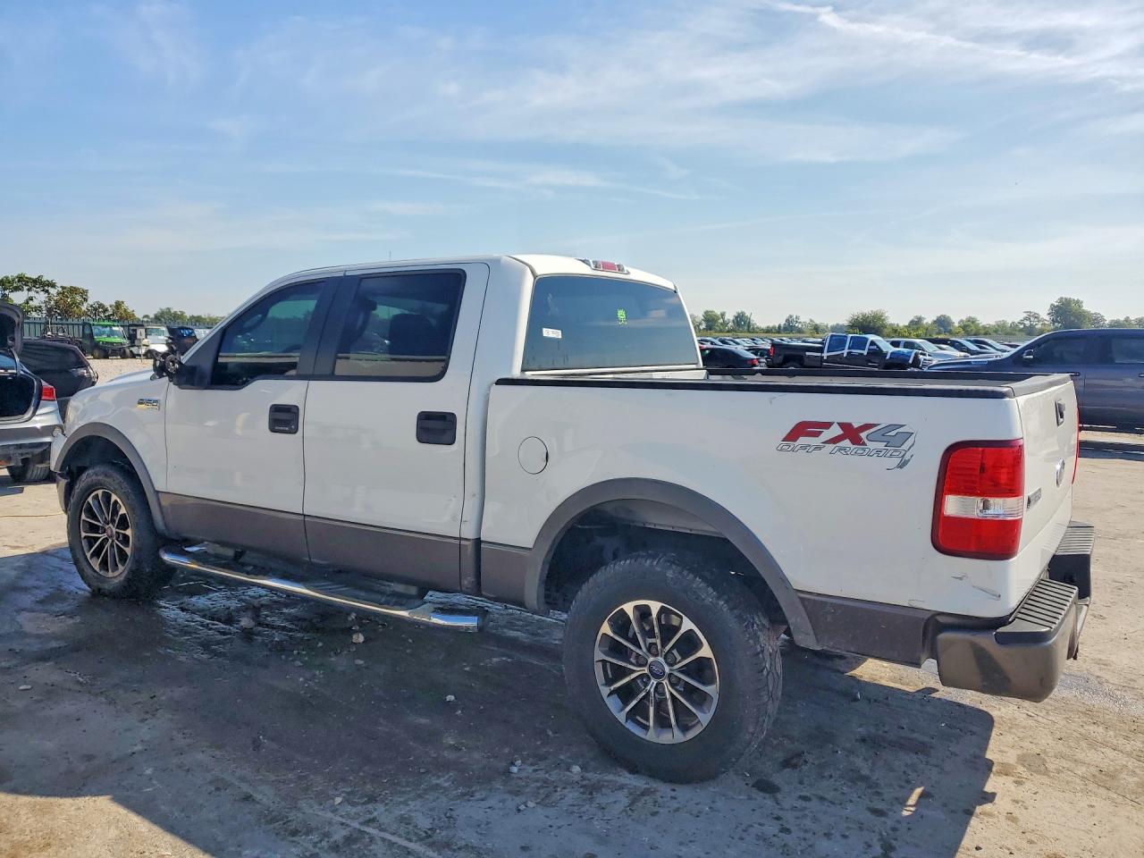 2005 Ford F150 Supercrew White vin: 1FTPW14595KD34838