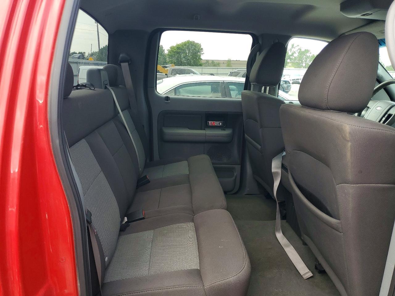 2005 Ford F-150 Red vin: 1FTPW145X5FB73196