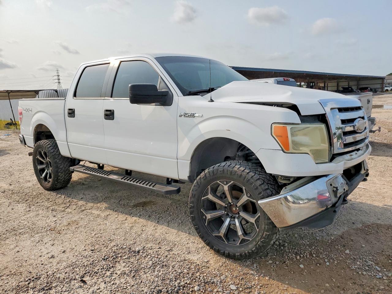 2009 Ford F 150 White vin: 1FTPW14V09FA23443