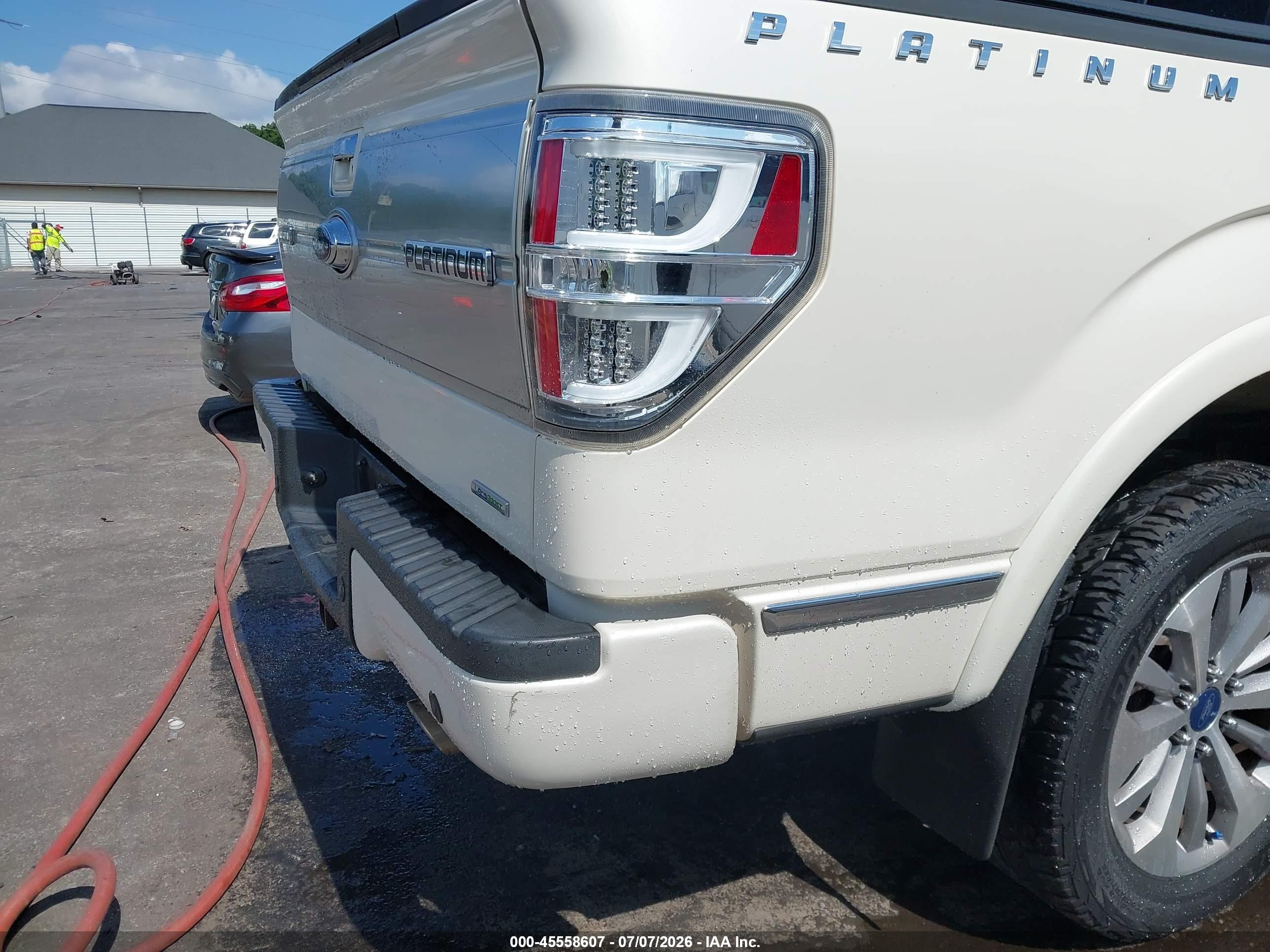 2009 Ford F-150 Platinum White vin: 1FTPW14V09FA71752