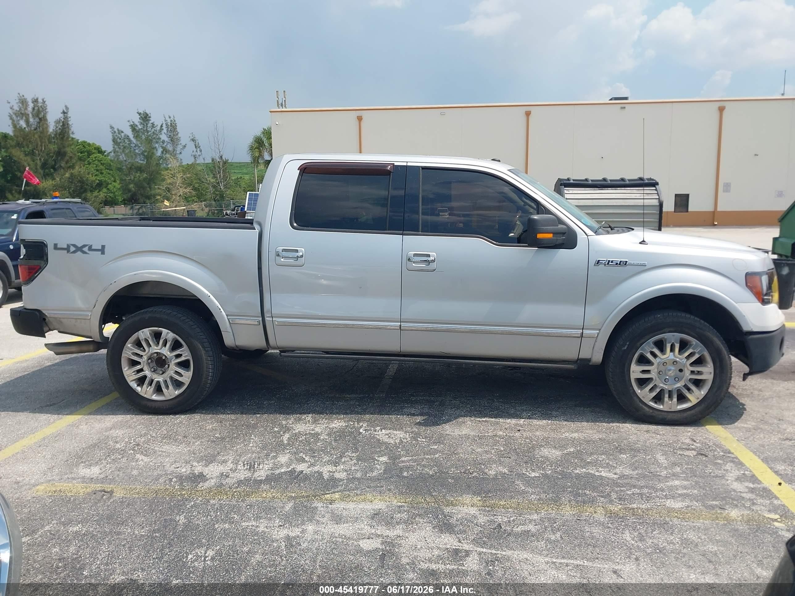 2009 Ford F-150 Silver vin: 1FTPW14V19FA97972