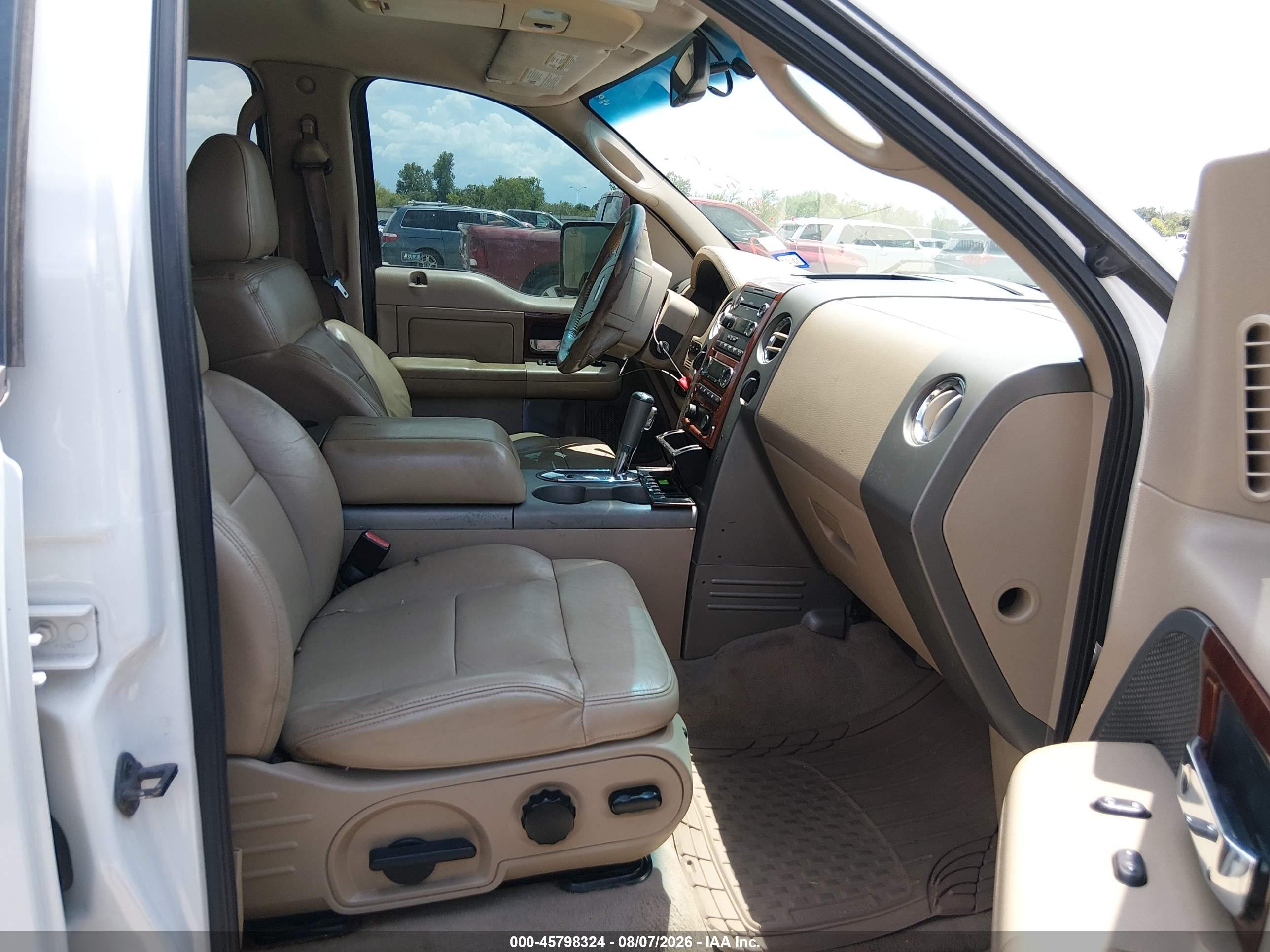 2008 Ford F-150   White vin: 1FTPW14V28FB48328