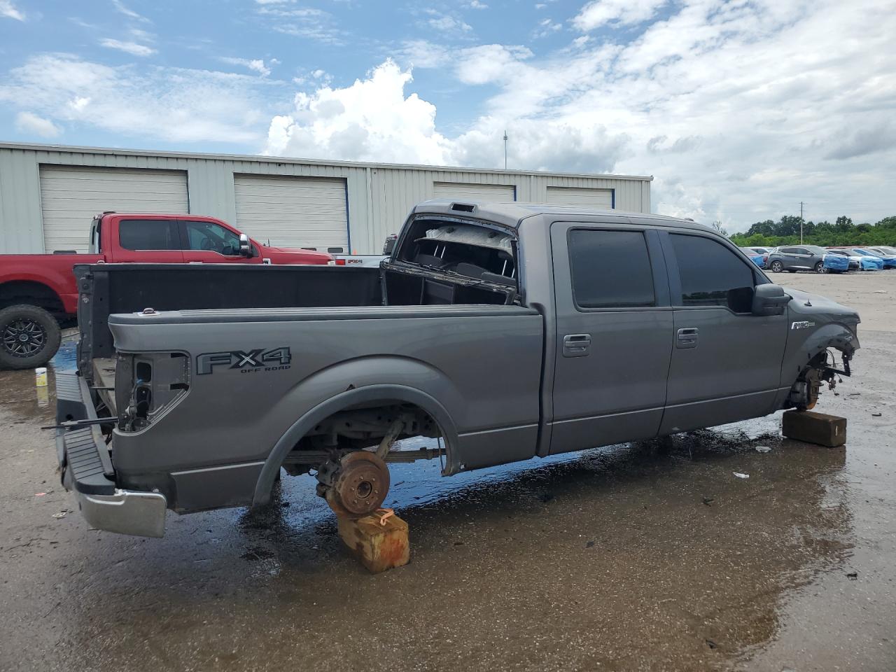 2009 Ford F150 Supercrew Silver vin: 1FTPW14V59FB00212 Damage: Right Bed Side, Dent(S) W/ Paint Dmg, 4 To 5 Inches
