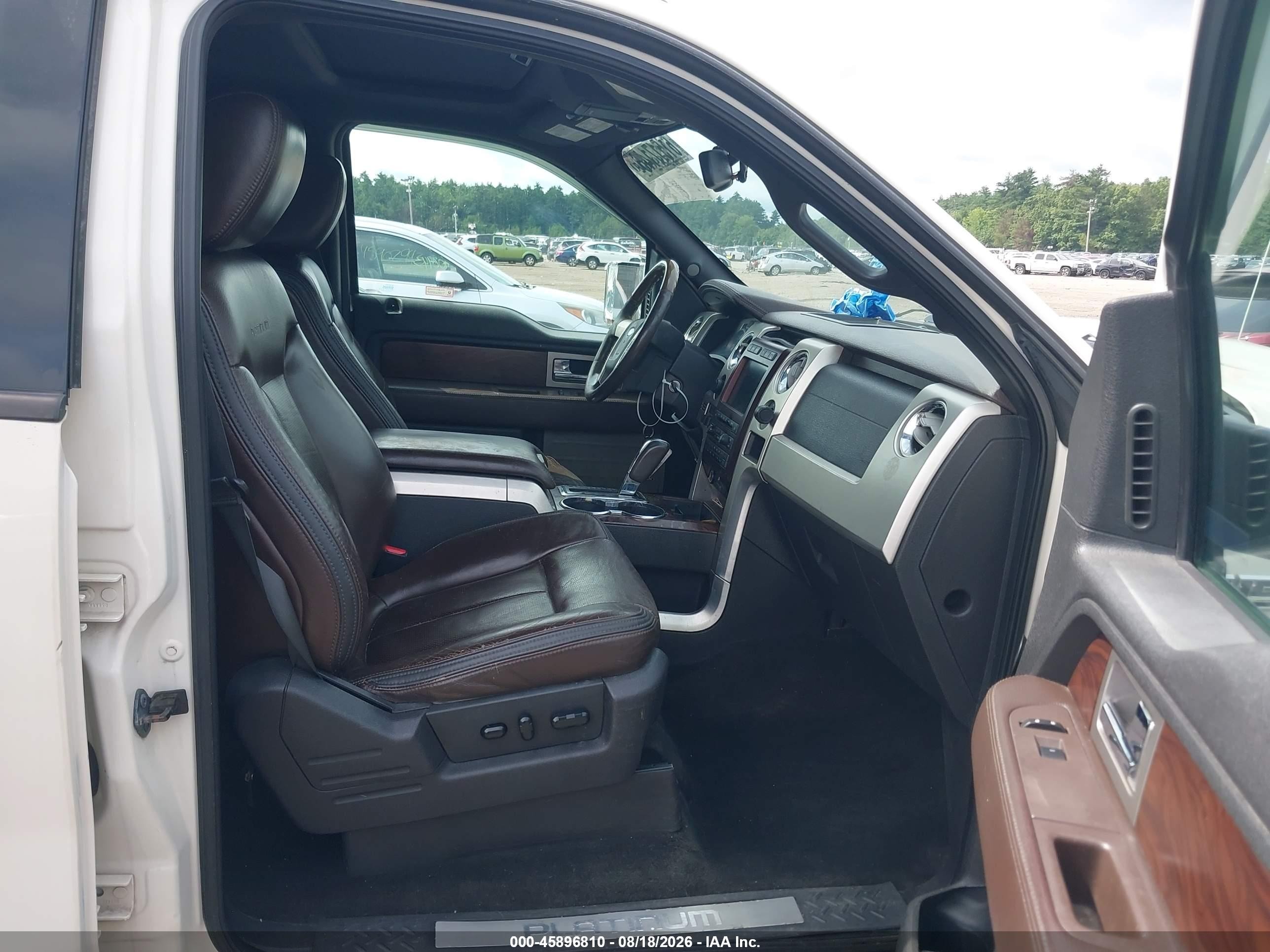 2009 Ford F-150 Platinum White vin: 1FTPW14V89FA34402