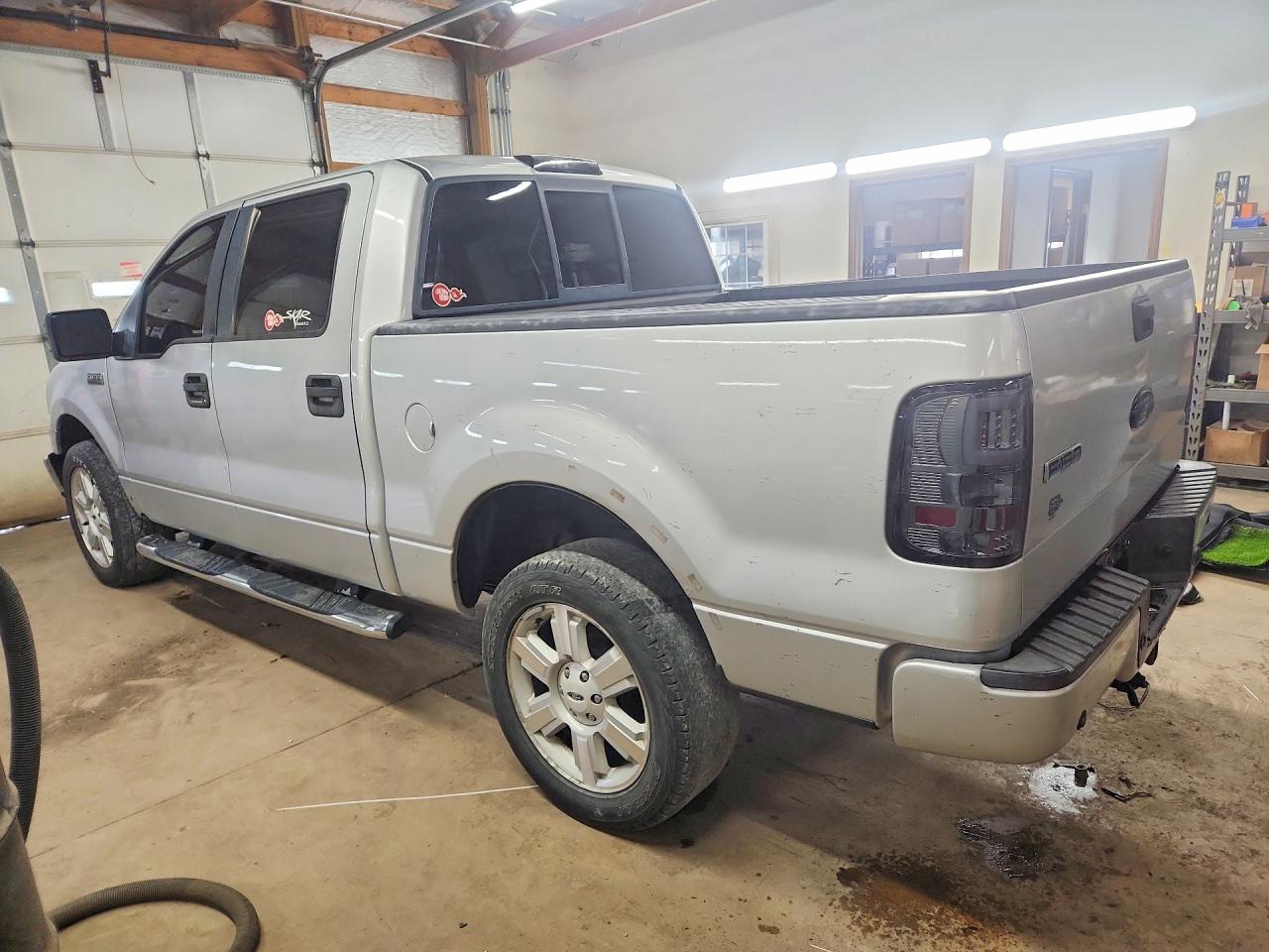 2008 Ford F150 Supercrew Серебряный vin: 1FTPW14VX8FA97032