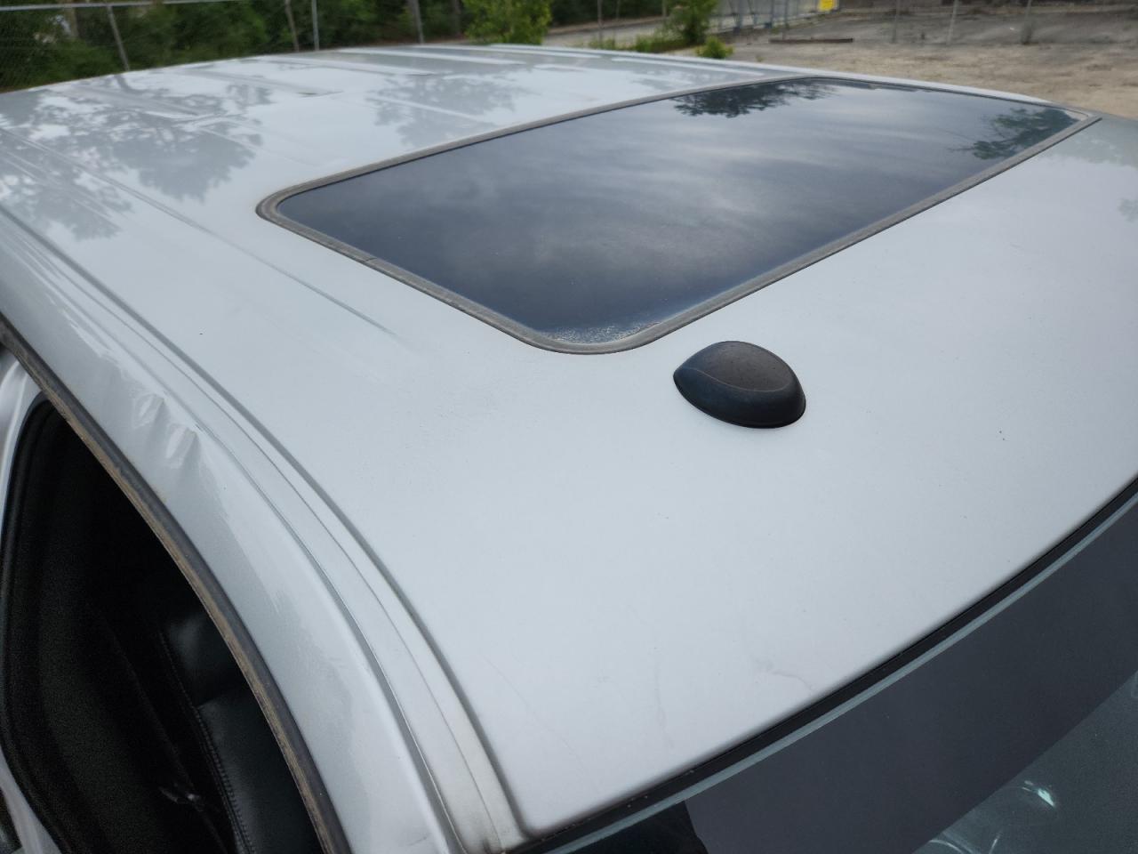 2009 Ford F150 Supercrew Silver vin: 1FTPW14VX9FA09517 Damage: Right Drip Rail, Multiple Dents/No Paint Damage, Pdr-2 Dents
