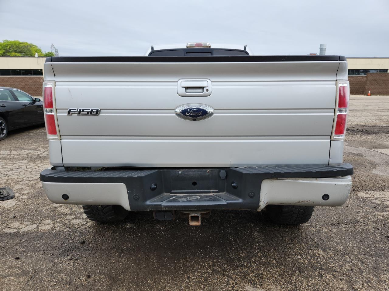 2009 Ford F150 Supercrew Silver vin: 1FTPW14VX9FA09517 Damage: Rear Bumper Step Pad, Broken, Replacement Required