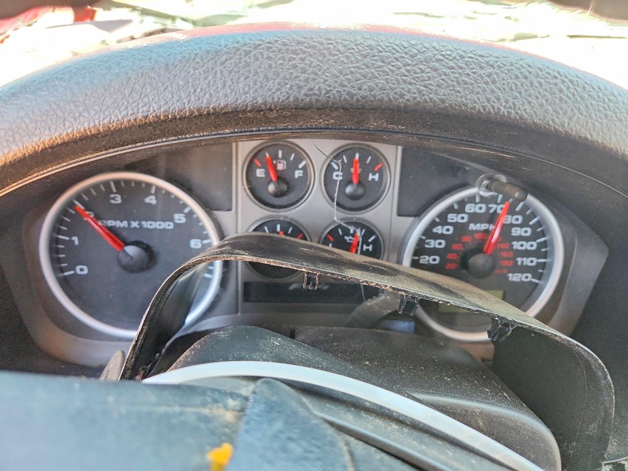 2005 Ford F150 Red vin: 1FTPX04515KE85339