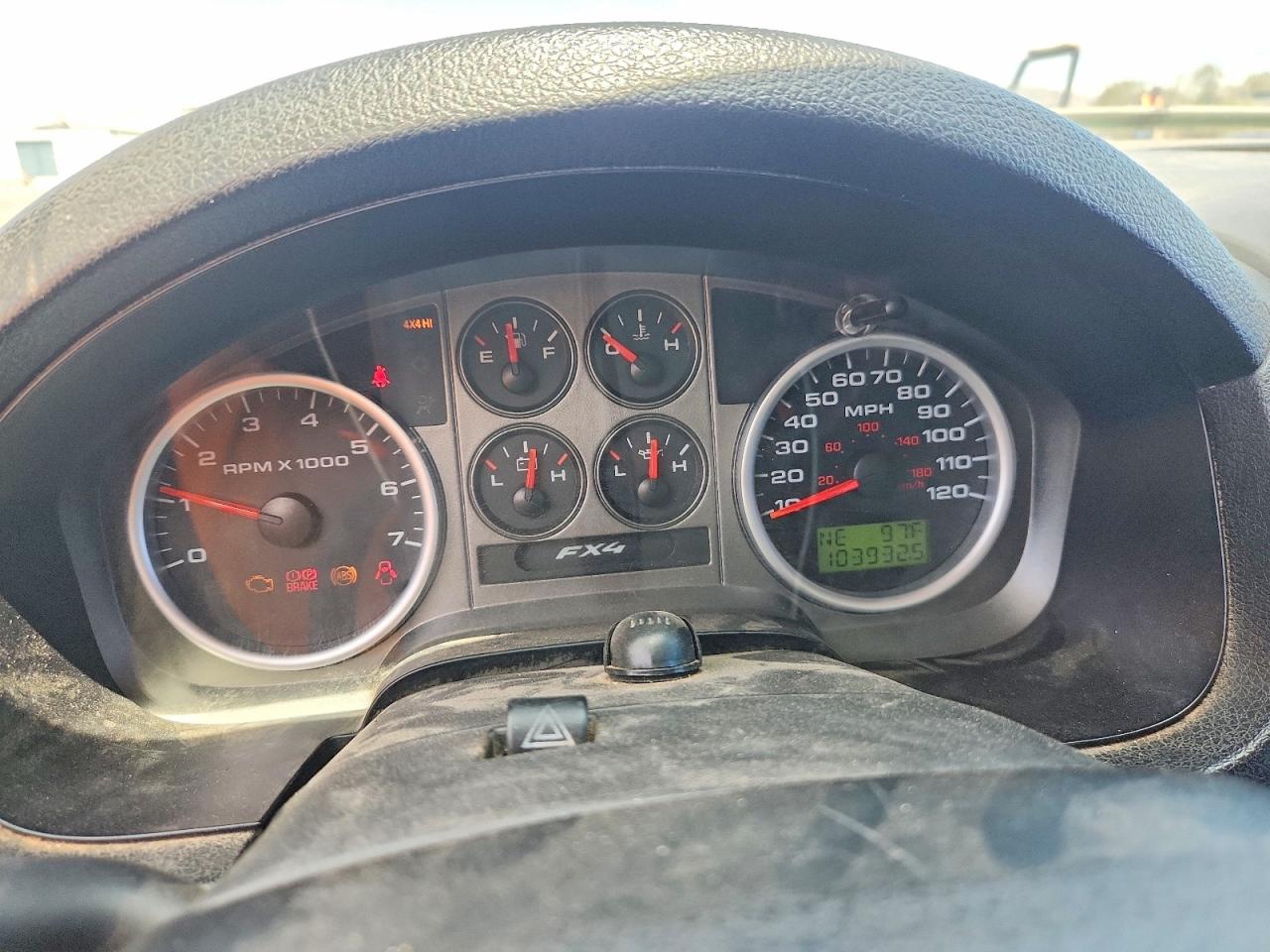 2005 Ford F150 Белый vin: 1FTPX04535KB72499