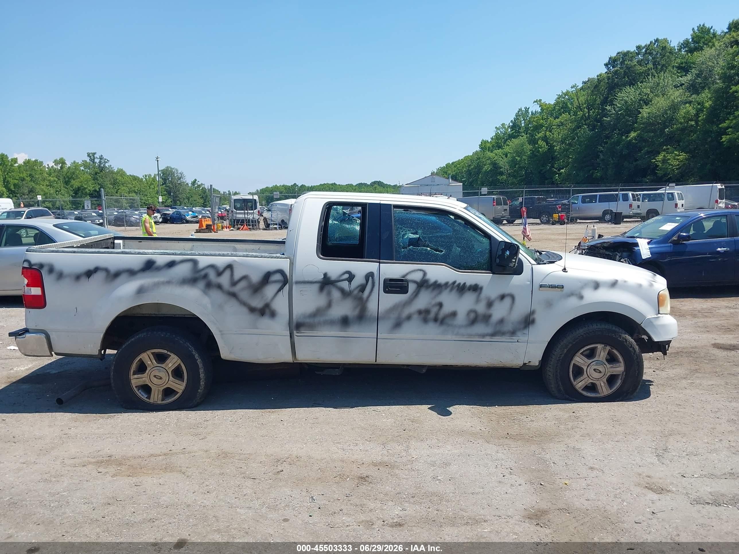 2004 Ford F-150 Lariat/xl/xlt Белый vin: 1FTPX12504NC07814
