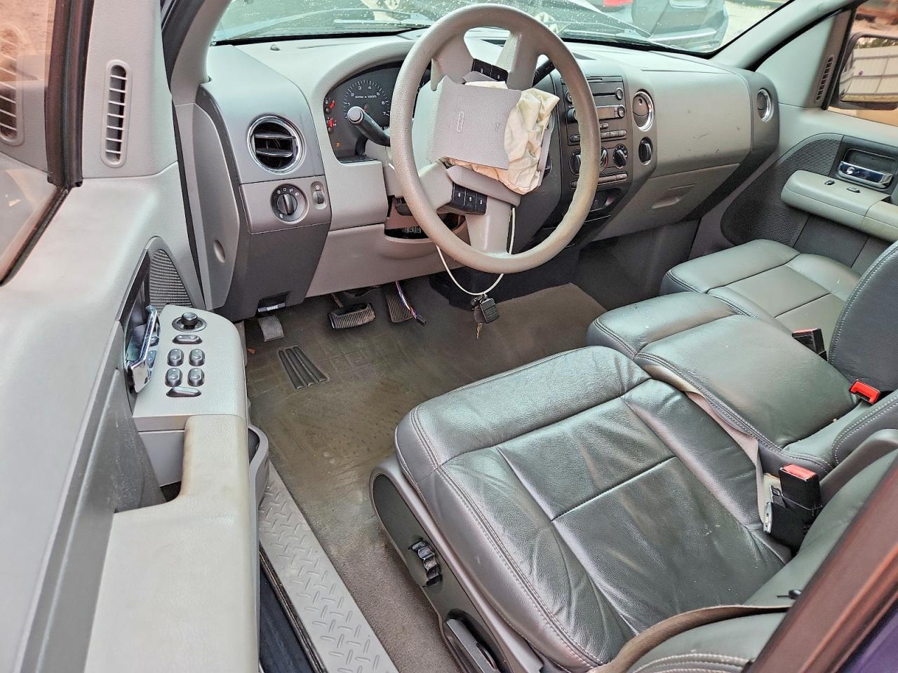 2005 Ford F150 Black vin: 1FTPX12505NA98210