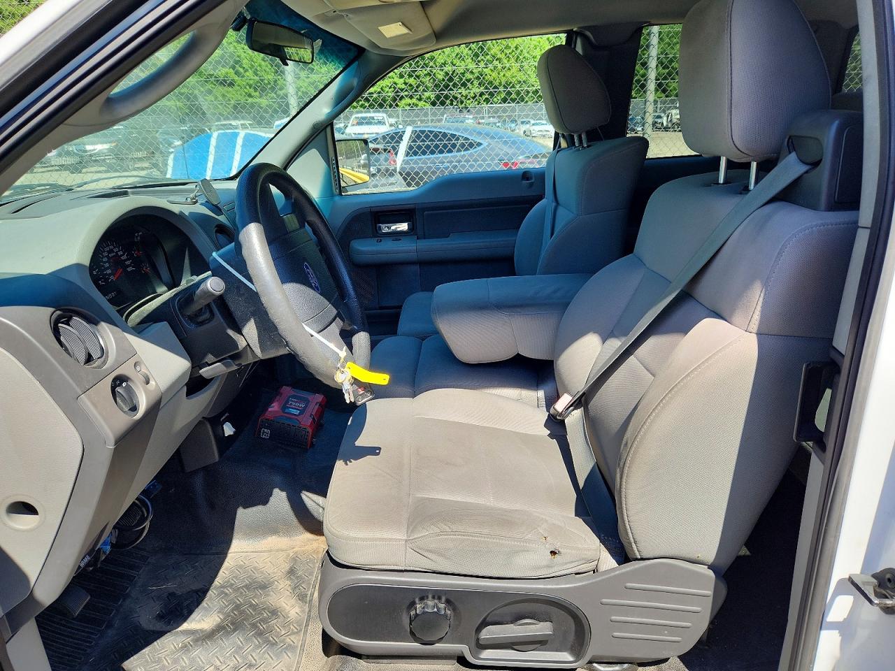 2008 Ford F150 Белый vin: 1FTPX12508KD04406