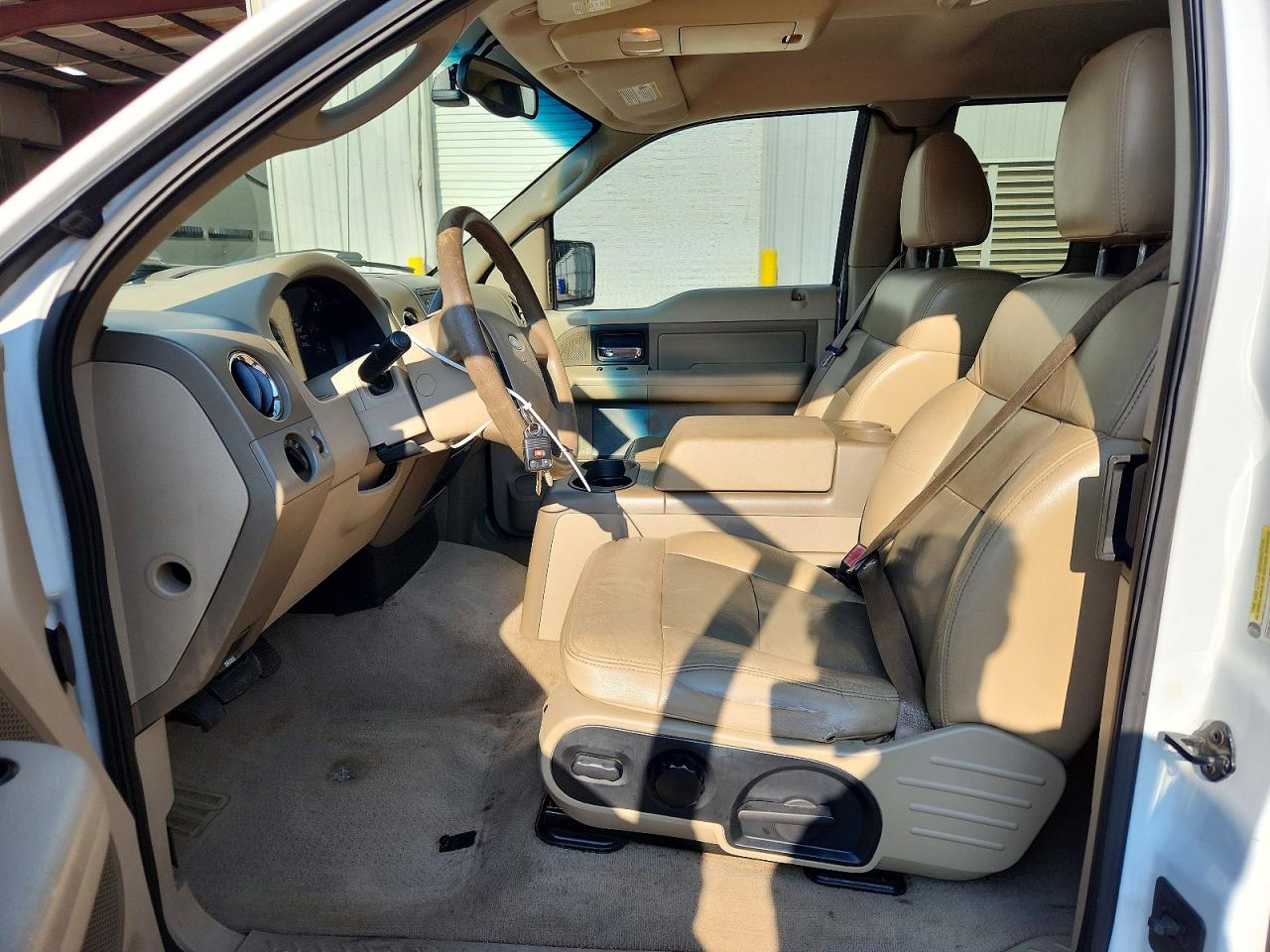 2005 Ford F150 White vin: 1FTPX12515FB30317