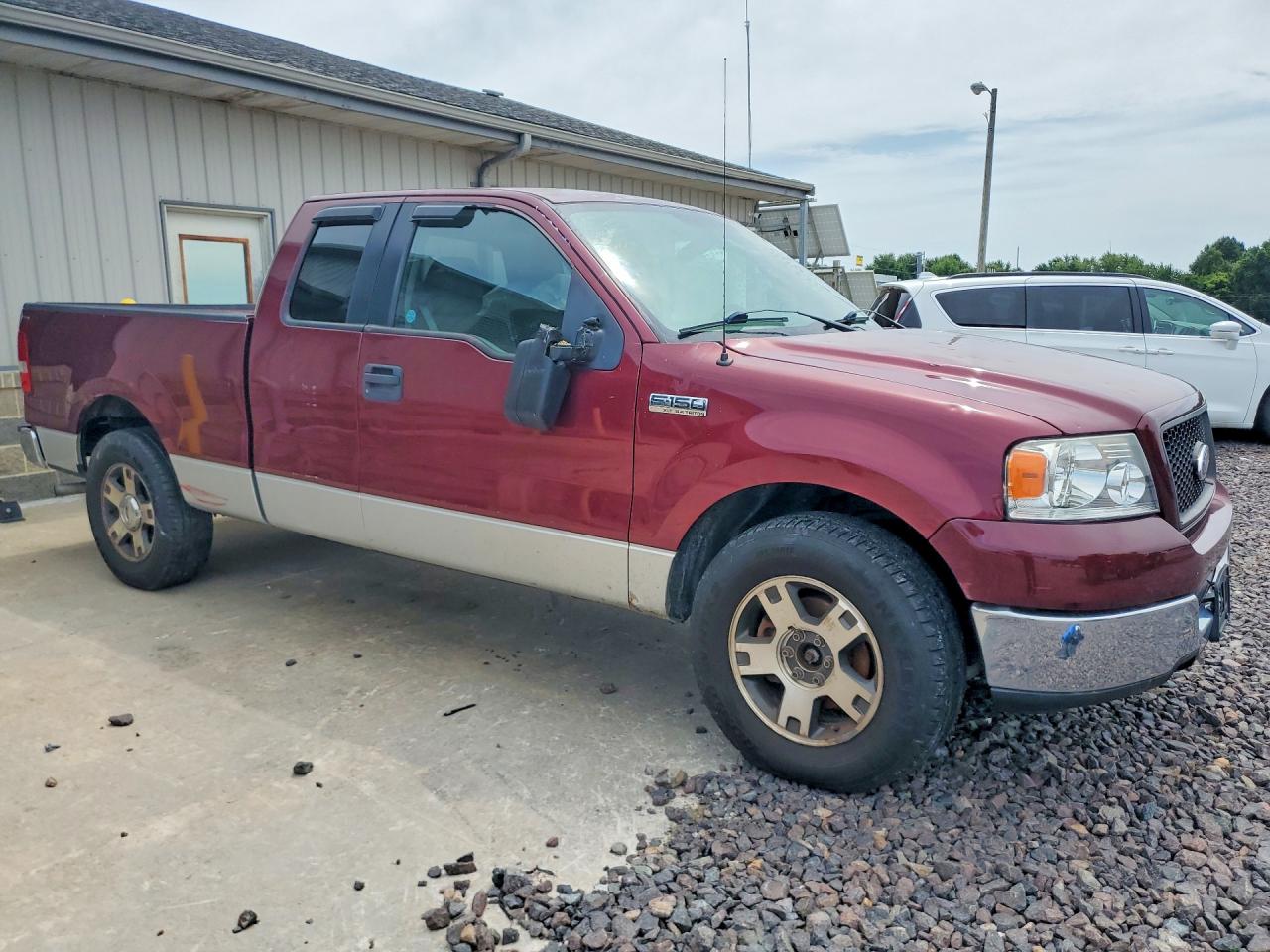 2005 Ford F150 Burgundy vin: 1FTPX12515NB89972