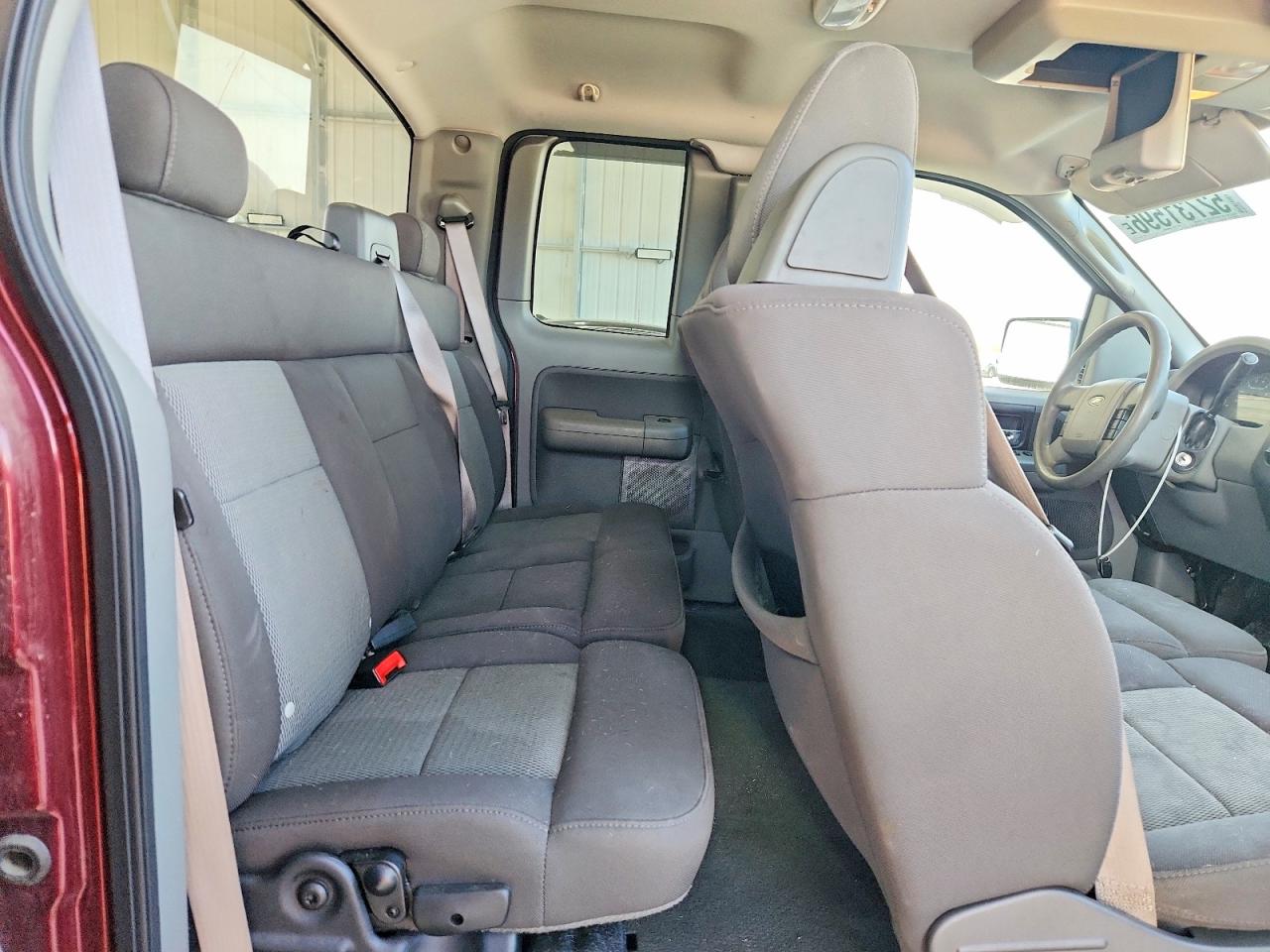 2005 Ford F150 Burgundy vin: 1FTPX12515NB89972