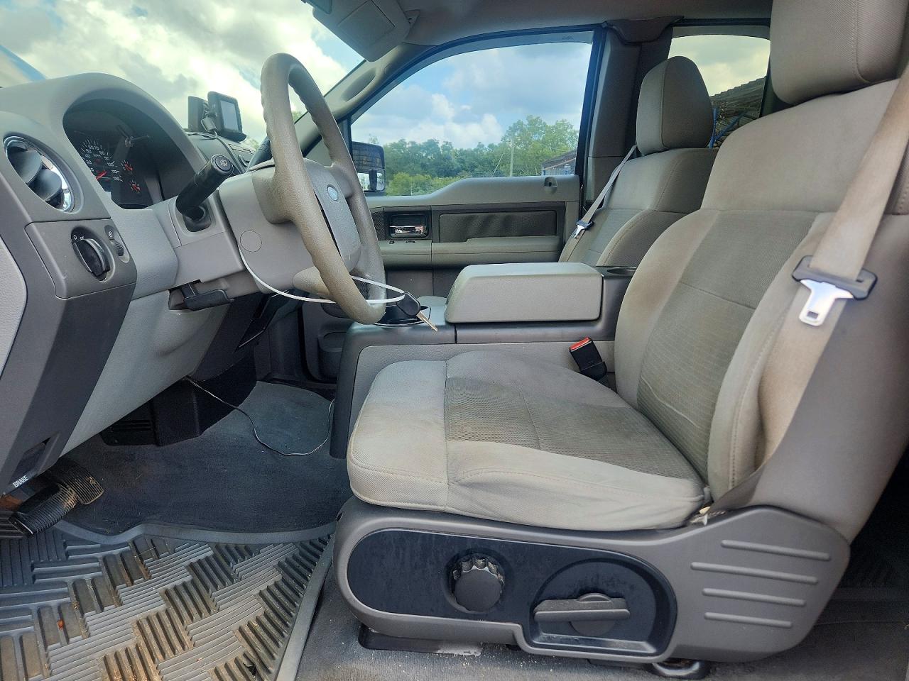 2004 Ford F150 Black vin: 1FTPX12524NA83710