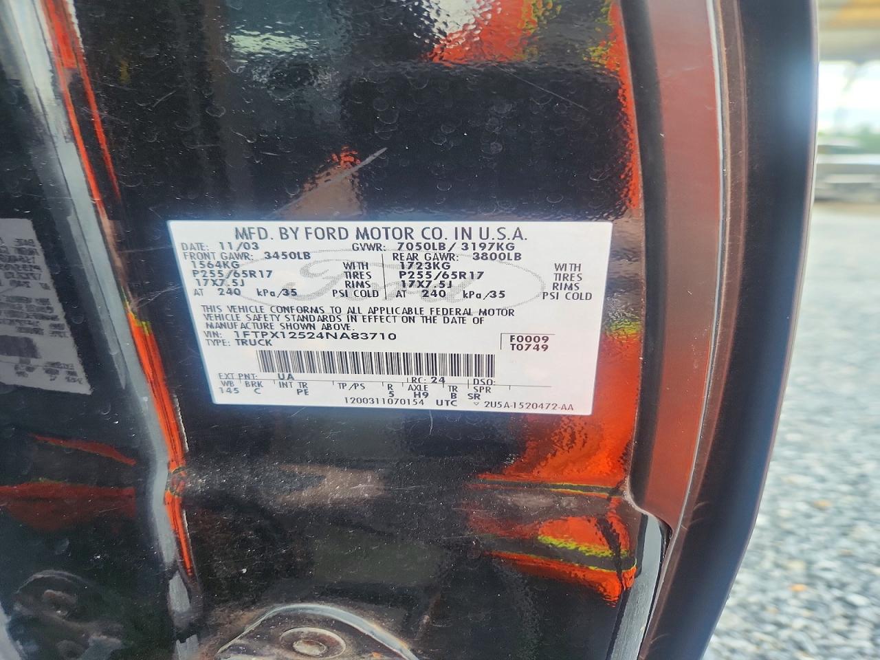 2004 Ford F150 Black vin: 1FTPX12524NA83710