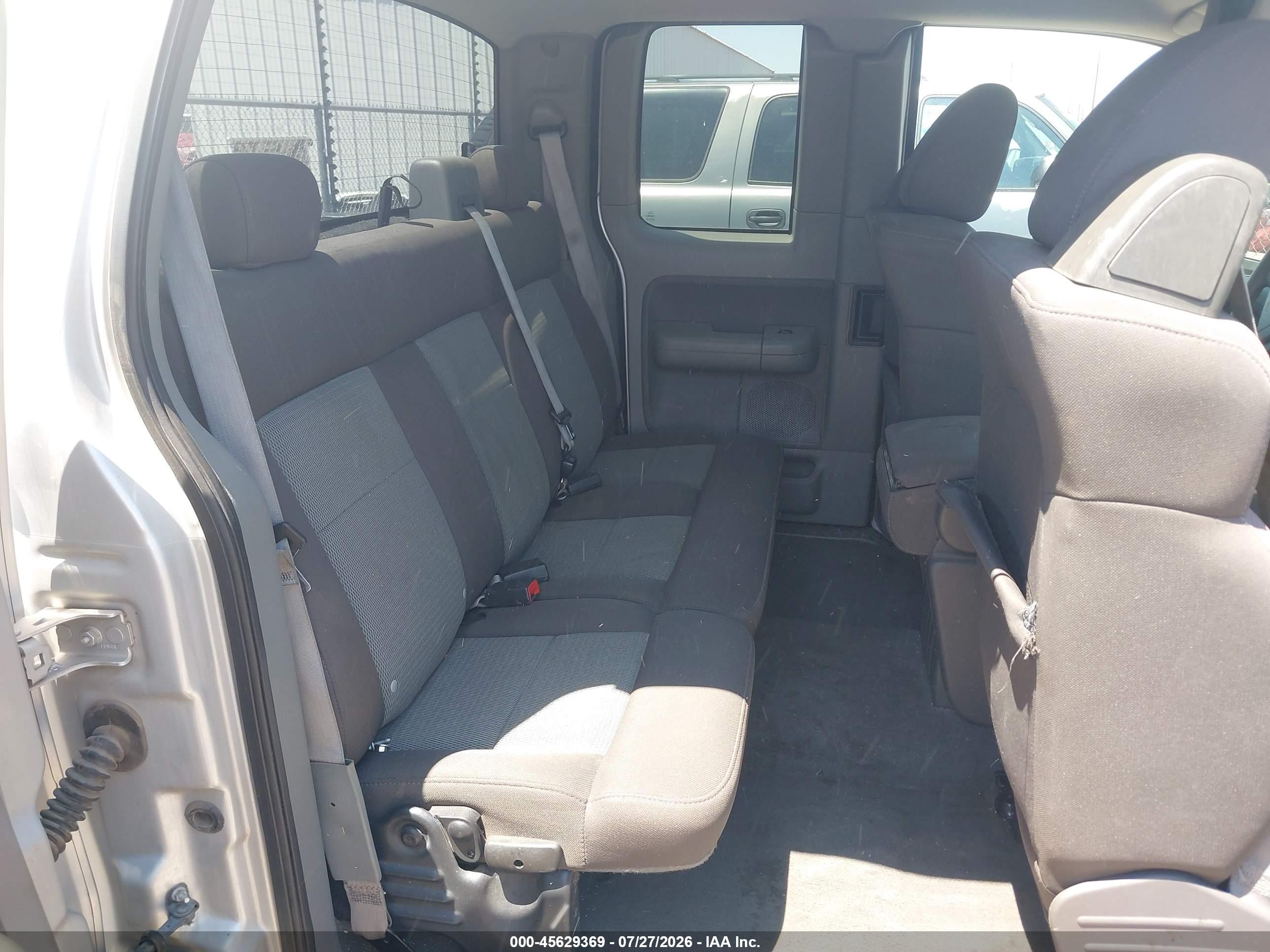 2004 Ford F-150 Lariat/xl/xlt Silver vin: 1FTPX12524NB66506