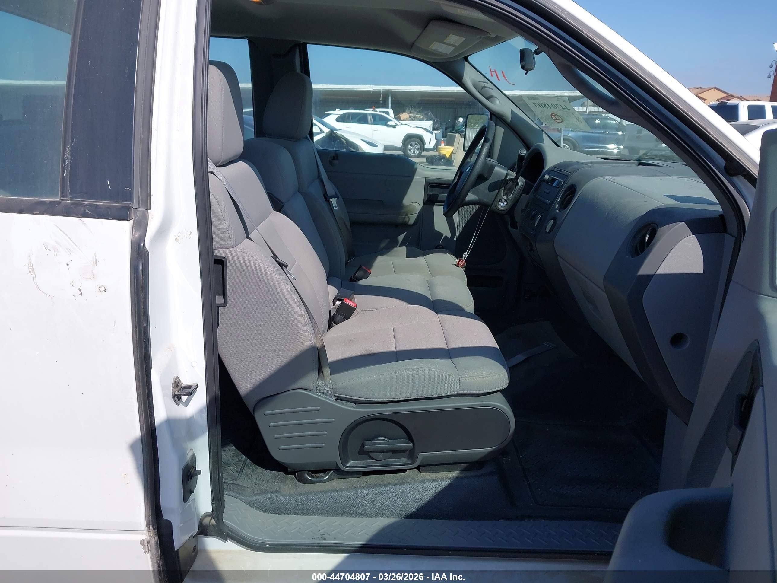 2005 Ford F-150 Lariat/xl/xlt White vin: 1FTPX12525FB11386