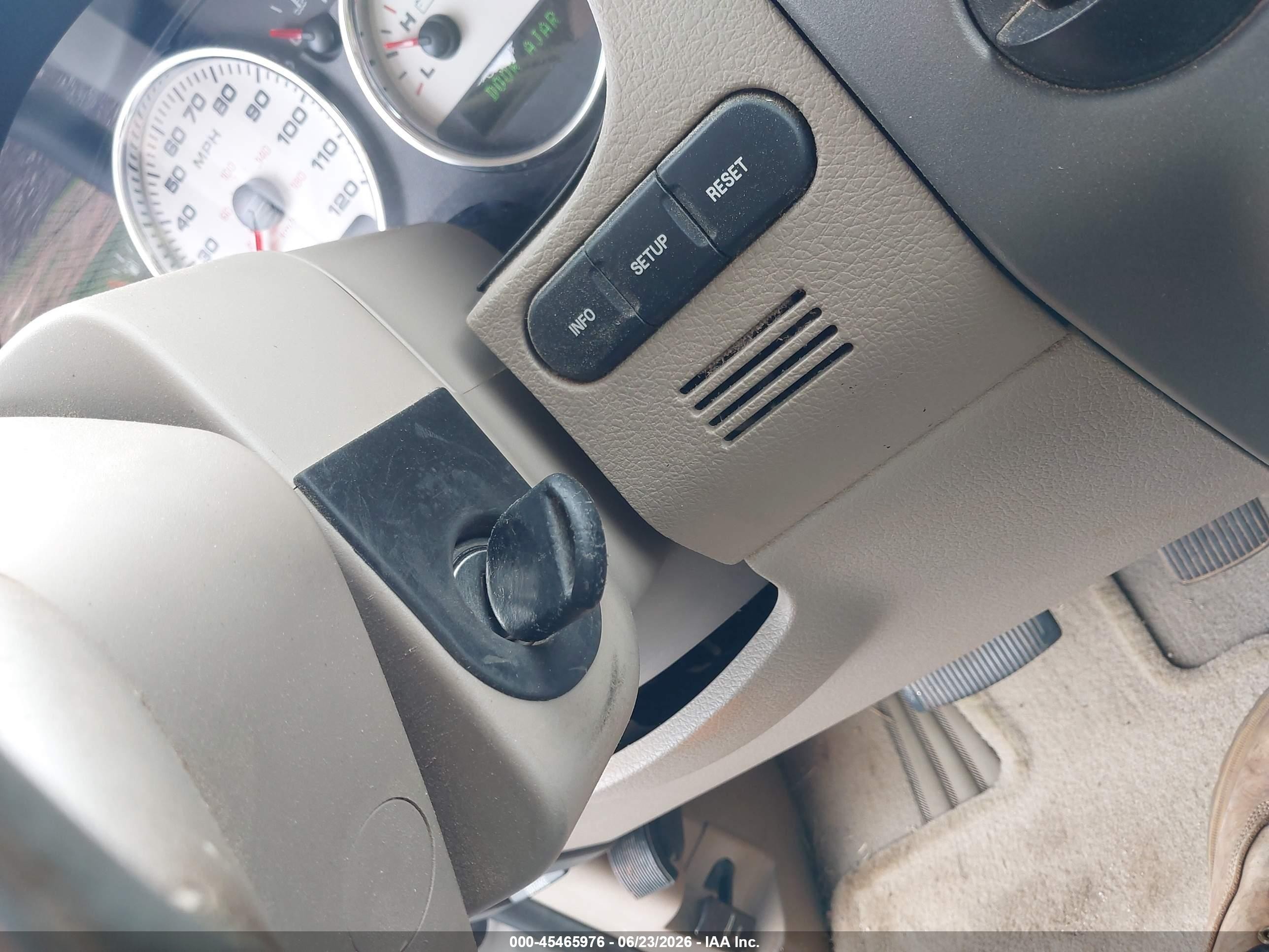 2005 Ford F-150 Lariat/xl/xlt White vin: 1FTPX12525NA30989