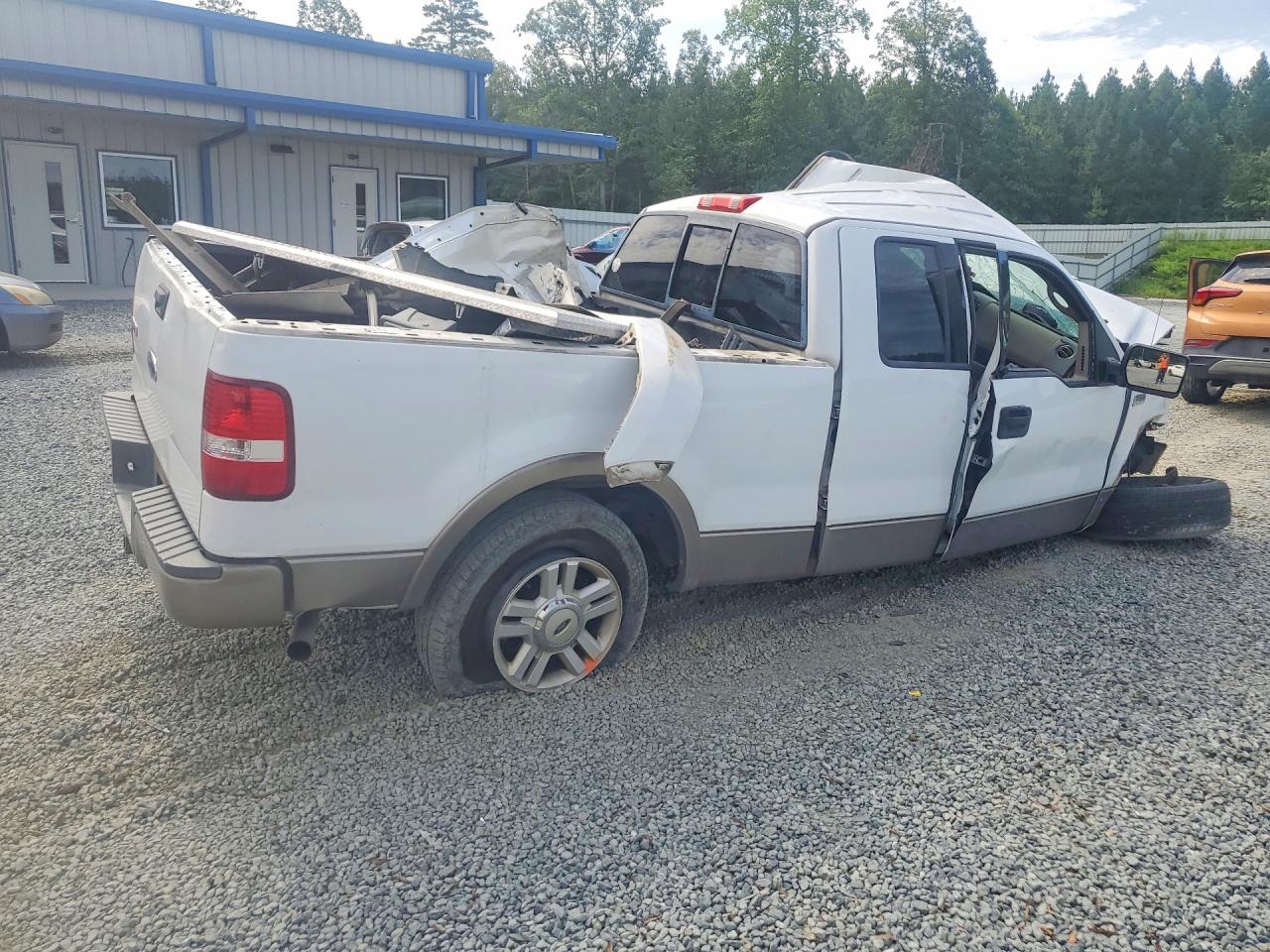 2004 Ford F150 Lariat White vin: 1FTPX12534NB01597