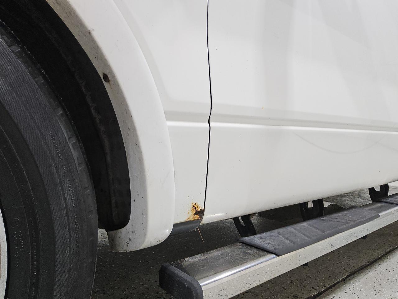 2006 Ford F150 Белый vin: 1FTPX12536FA39387 Damage: Left Front Fender, Rust, 4 To 5 Inches