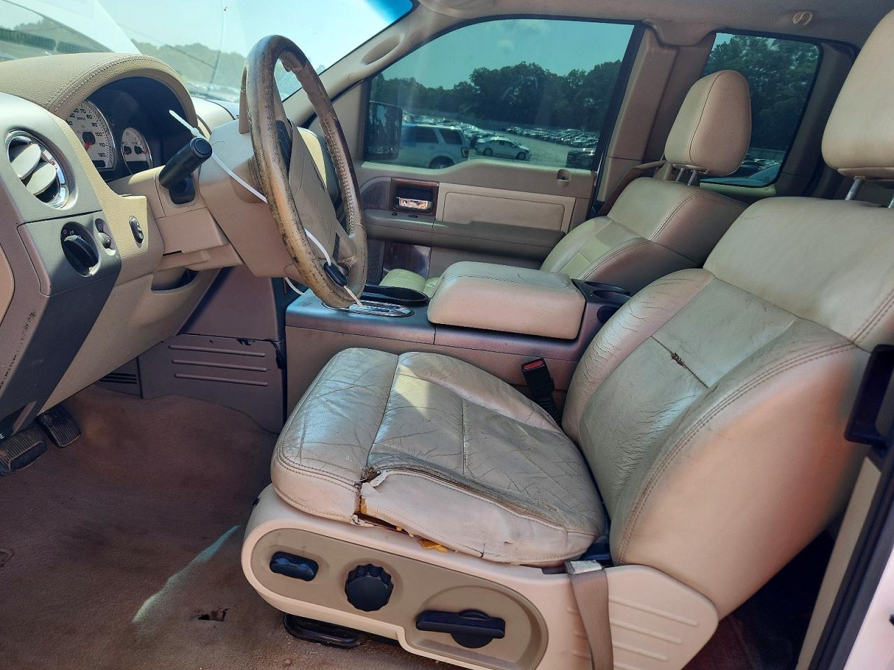 2004 Ford F150 White vin: 1FTPX12544NB36021