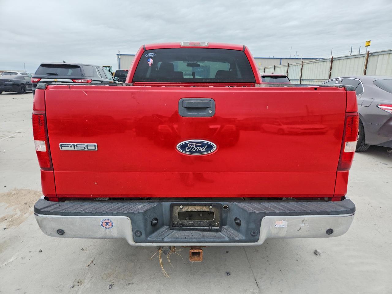 2004 Ford F150 Red vin: 1FTPX12544NB37203