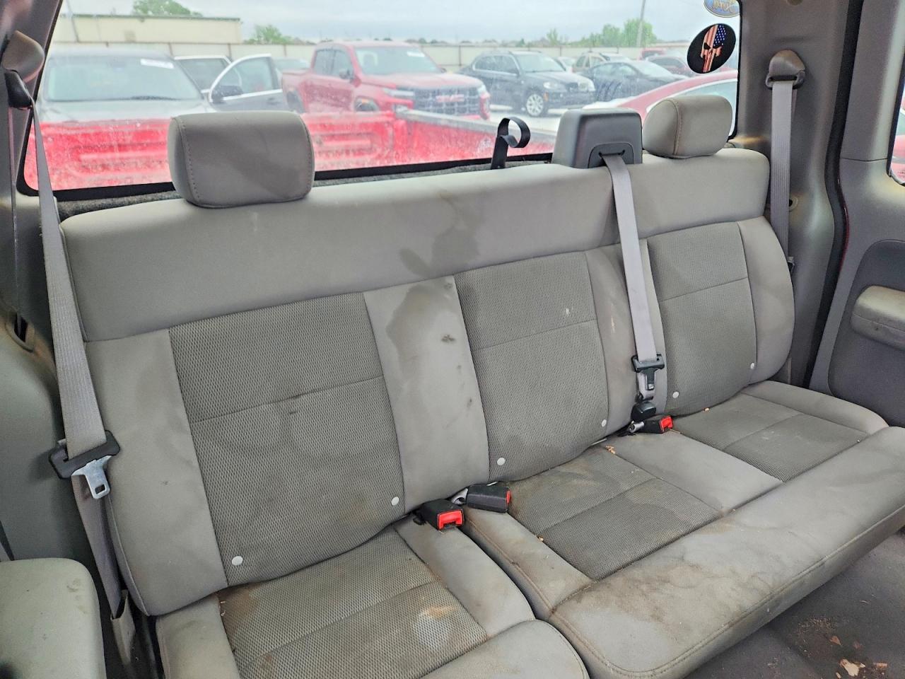 2004 Ford F150 Red vin: 1FTPX12544NB37203