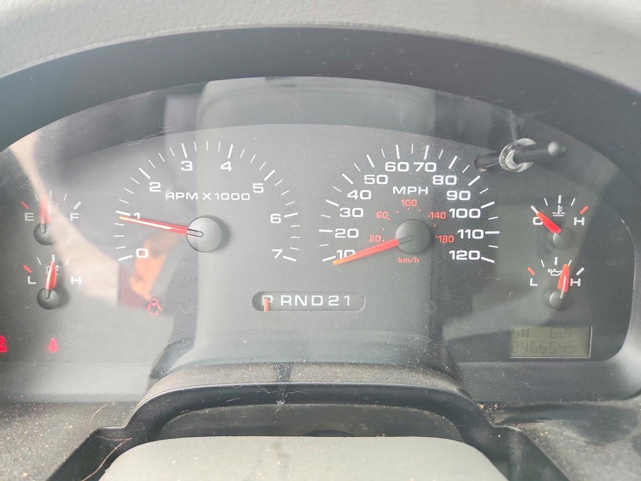 2004 Ford F150 Red vin: 1FTPX12544NB37203