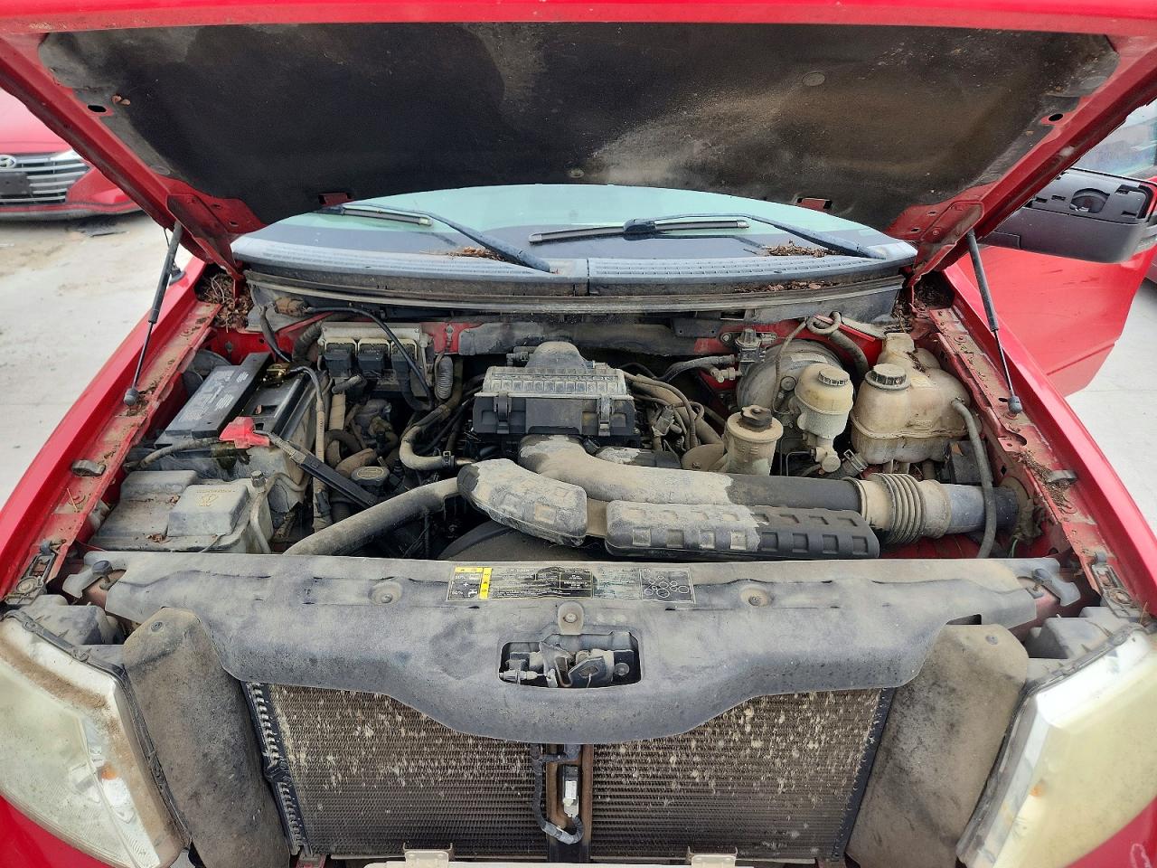 2004 Ford F150 Red vin: 1FTPX12544NB37203