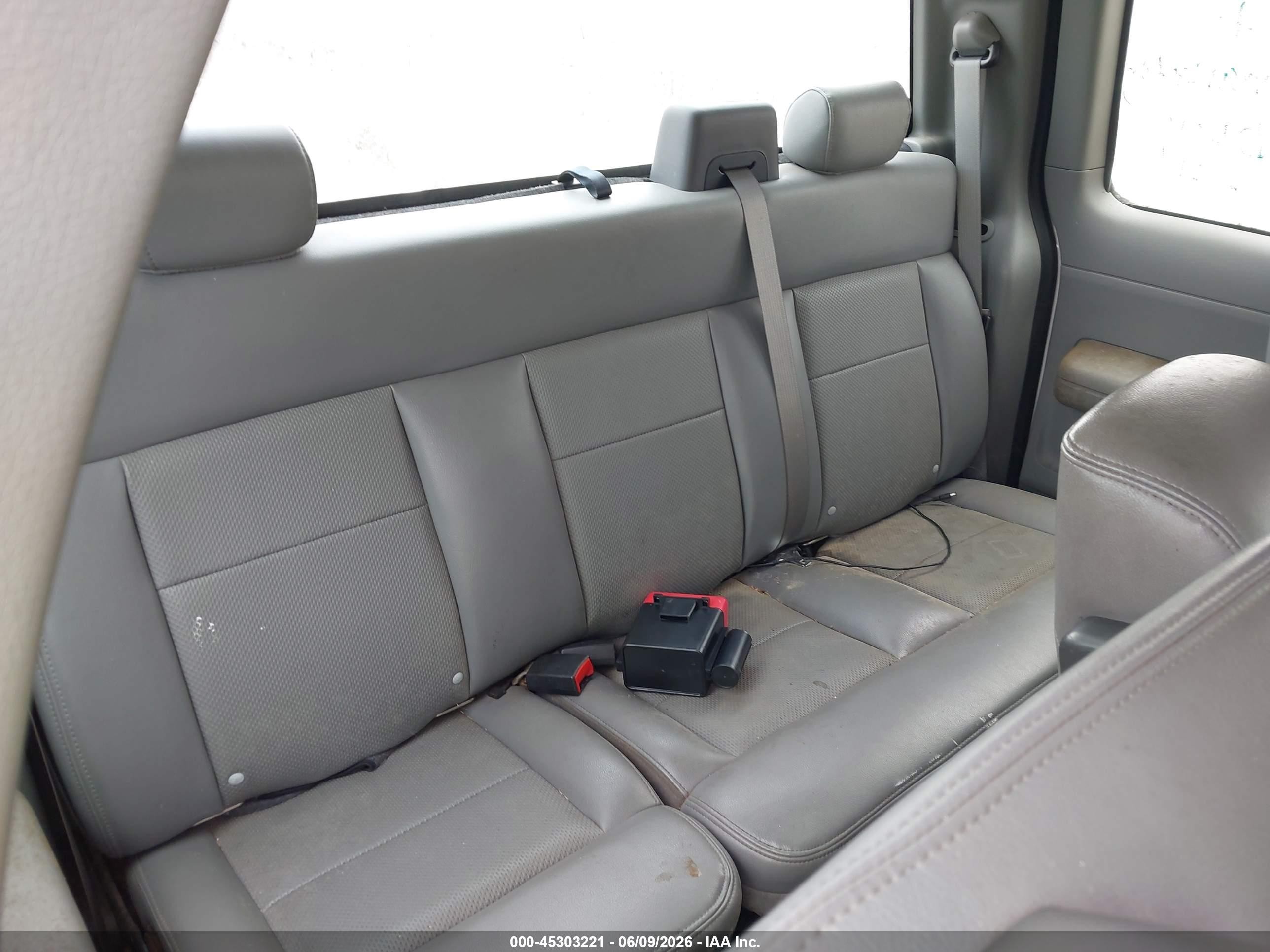 2006 Ford F-150 Lariat/xl/xlt White vin: 1FTPX12546NB68003