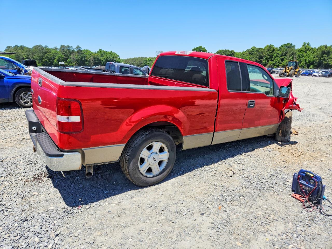 2004 Ford Lgt Conventl Red vin: 1FTPX12554NC58743