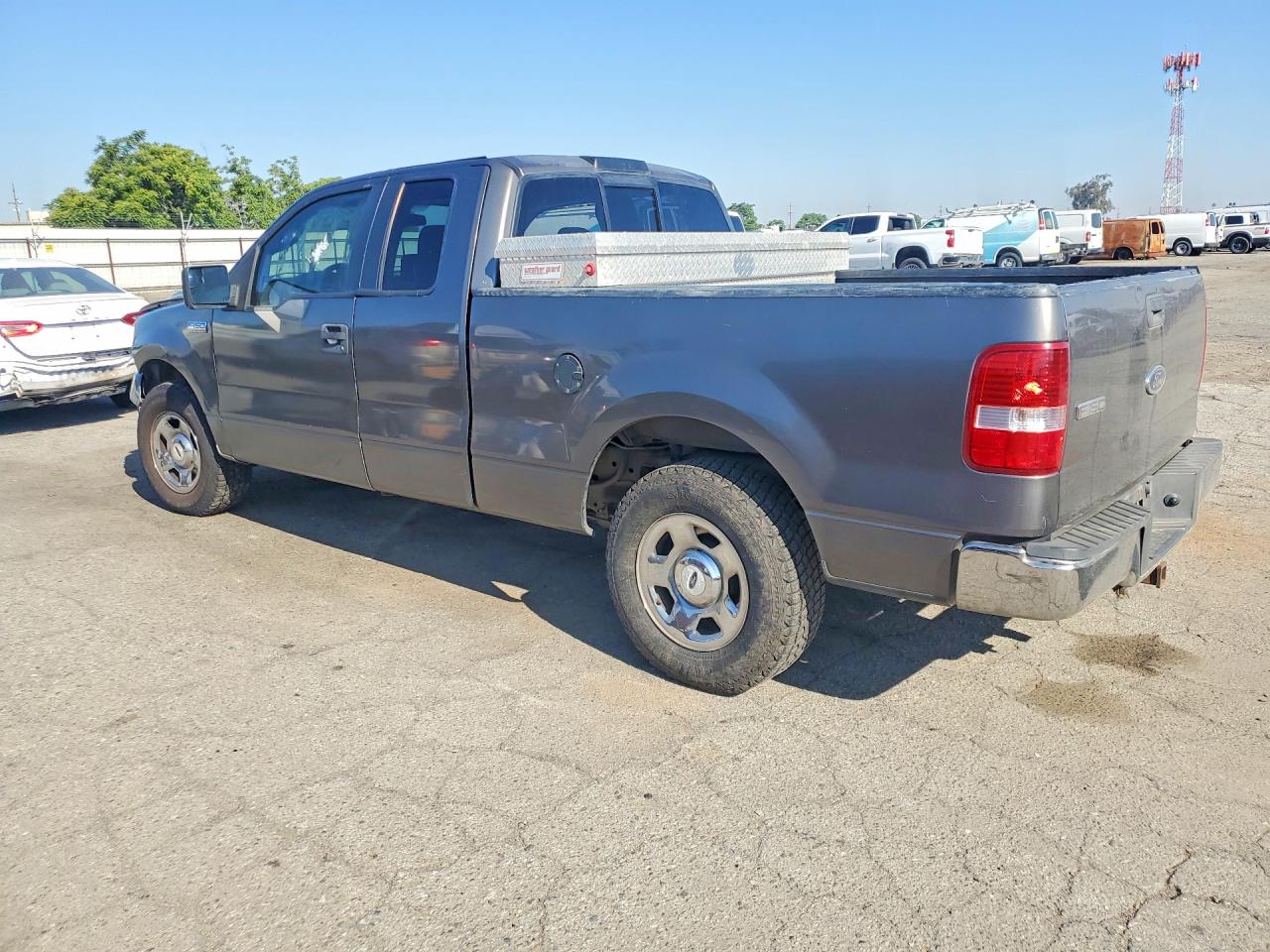 2005 Ford F150 Gray vin: 1FTPX12555FA34562