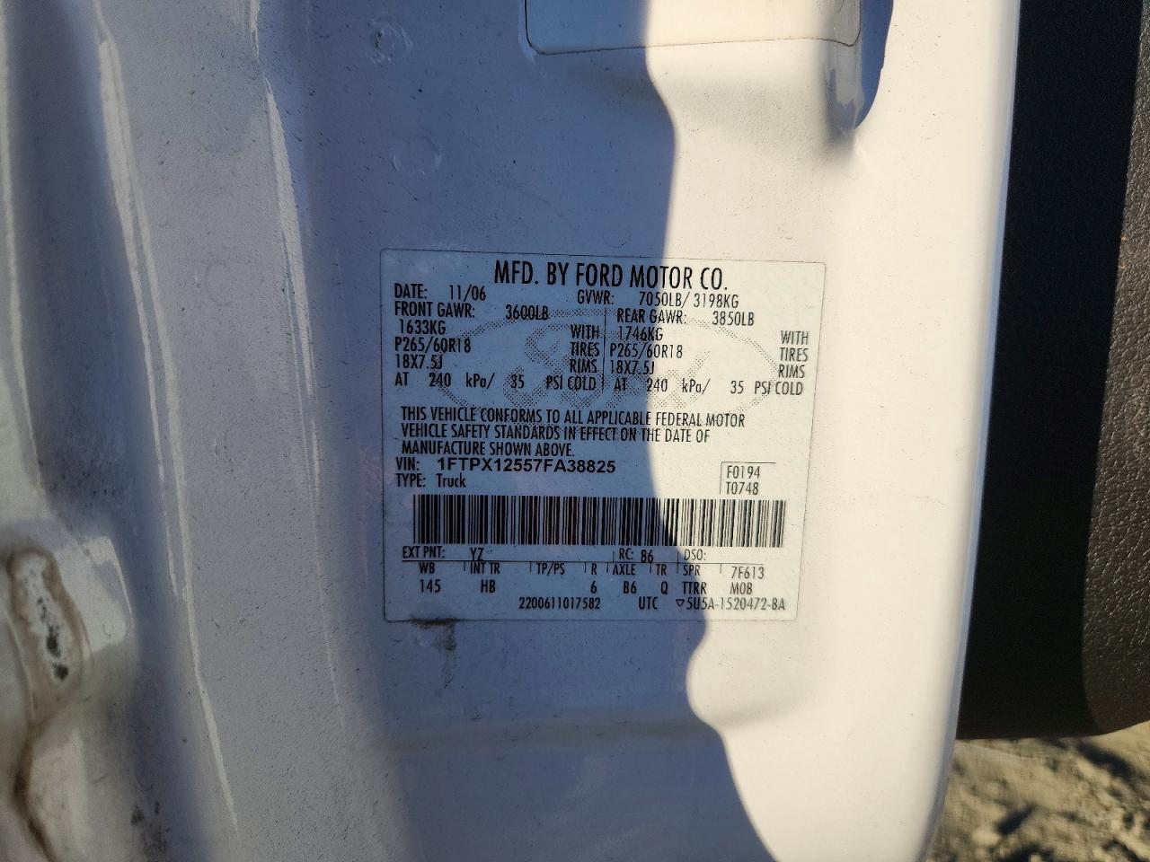 2007 Ford F150 White vin: 1FTPX12557FA38825
