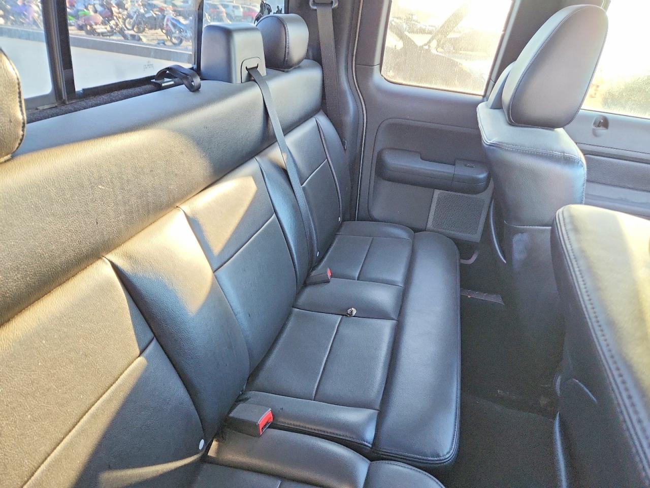 2007 Ford F150 White vin: 1FTPX12557FA38825