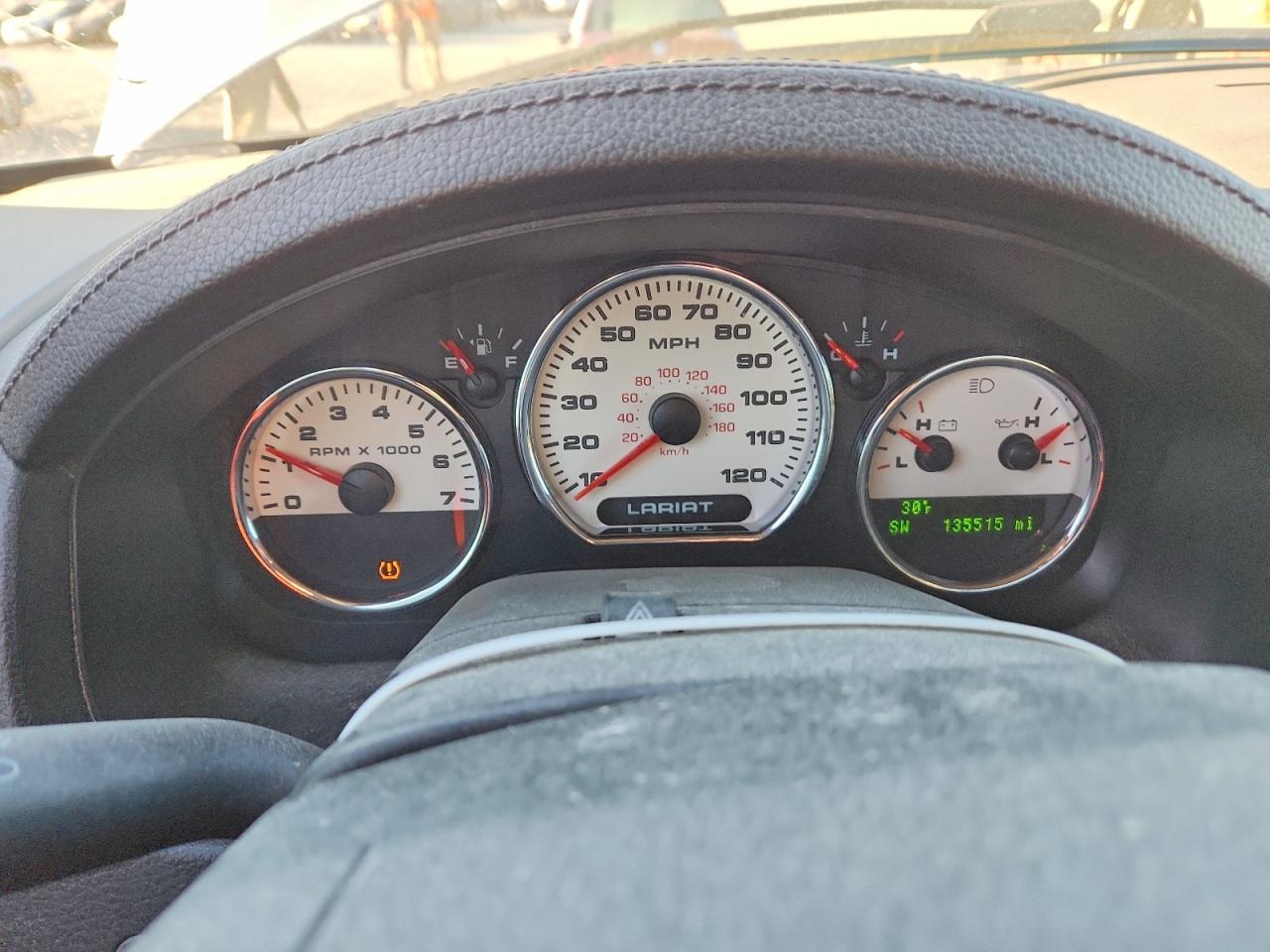 2007 Ford F150 White vin: 1FTPX12557FA38825