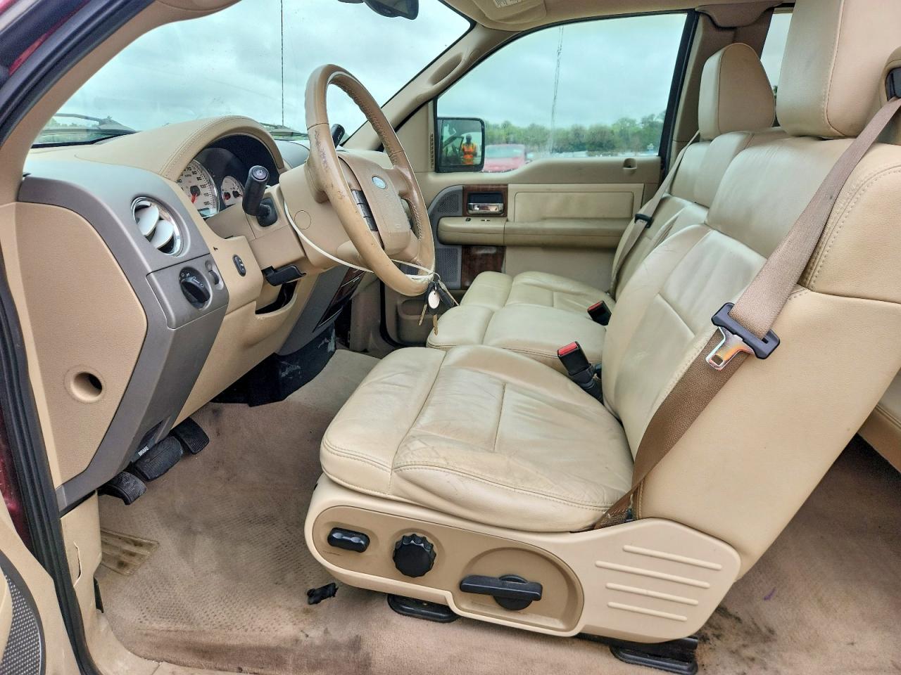 2004 Ford F150 Burgundy vin: 1FTPX12564NA33893