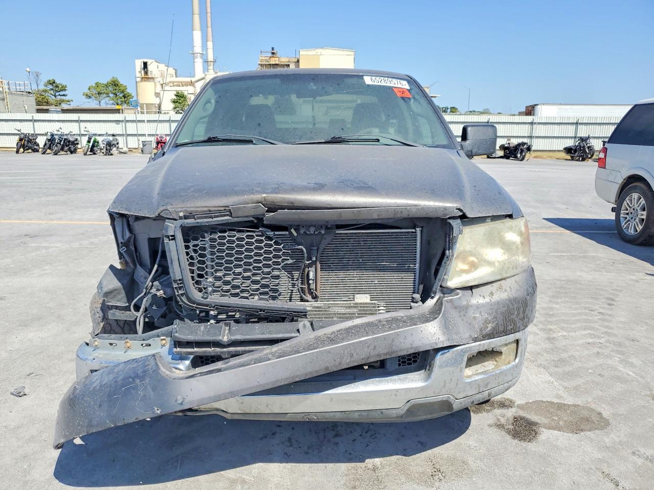 2004 Ford F150 Серый vin: 1FTPX12564NB15428
