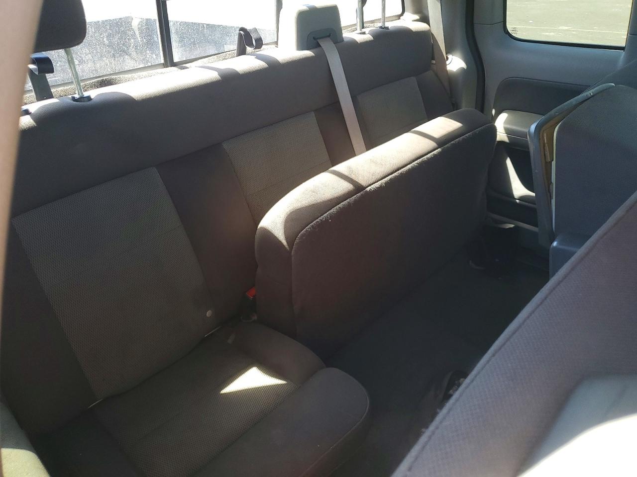 2004 Ford F150 White vin: 1FTPX12564NC37464
