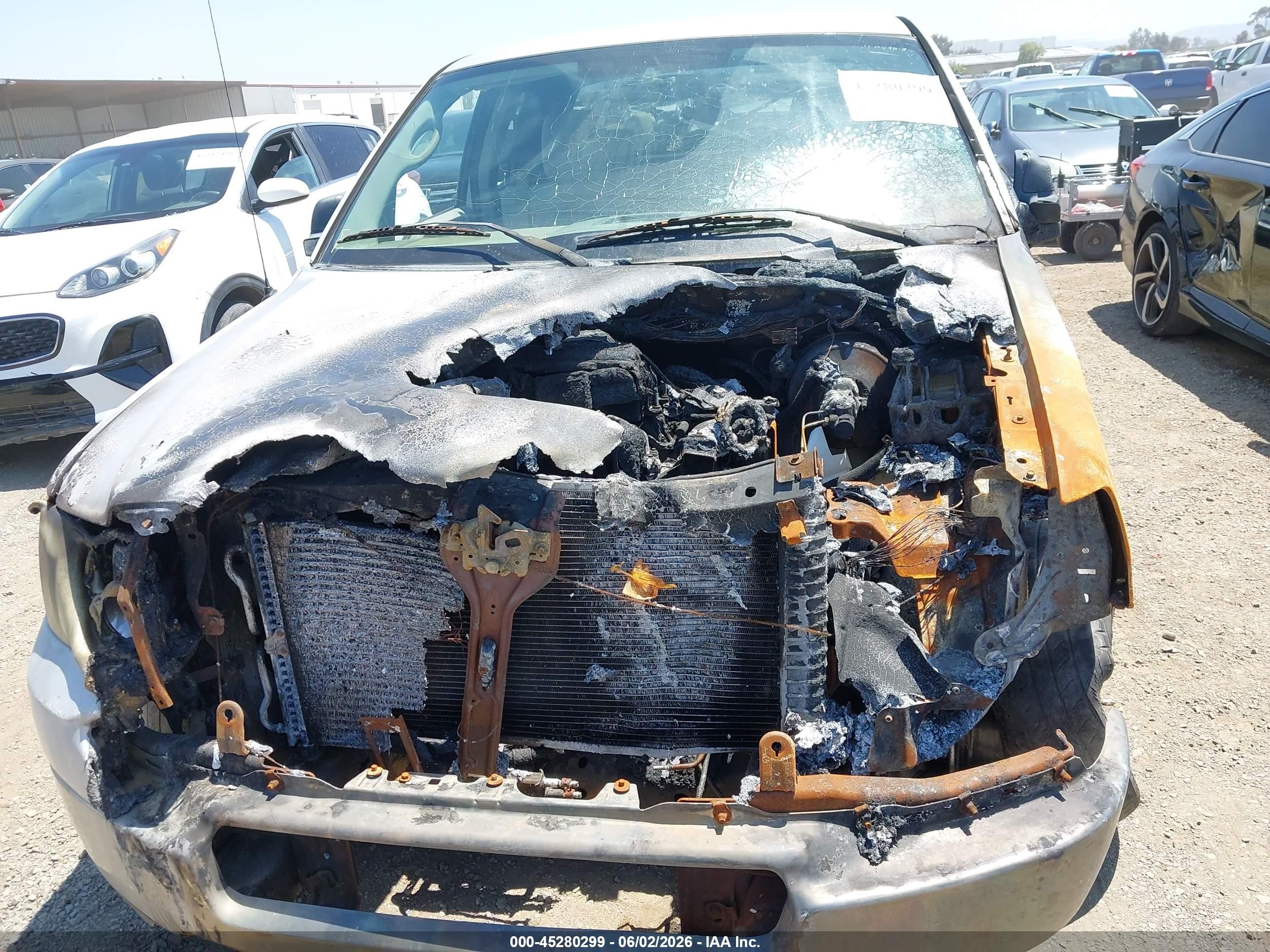 2005 Ford F-150 Lariat/xl/xlt Silver vin: 1FTPX12565NA26816