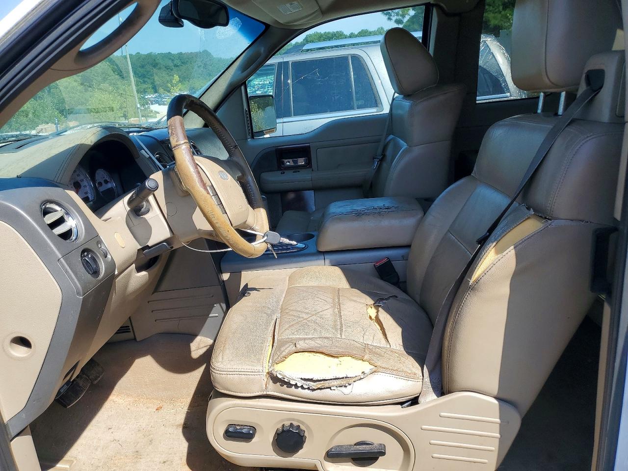 2005 Ford F-150 White vin: 1FTPX12575NB73517