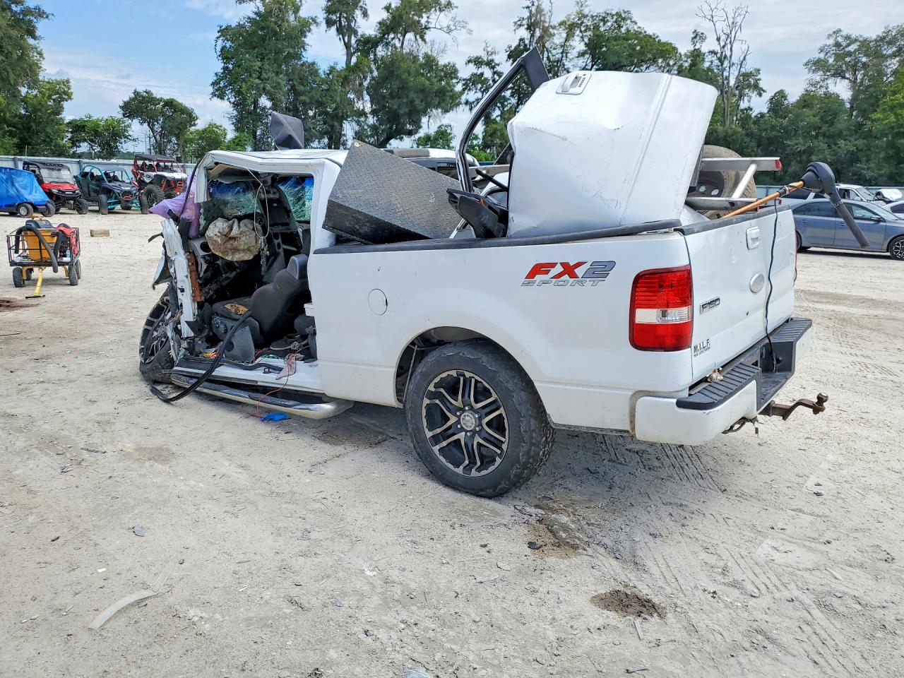2007 Ford F150 White vin: 1FTPX12577NA33311