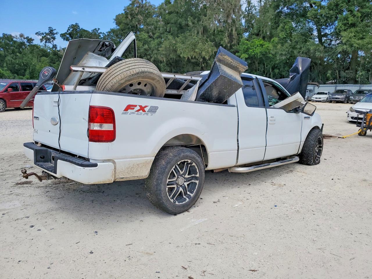 2007 Ford F150 White vin: 1FTPX12577NA33311